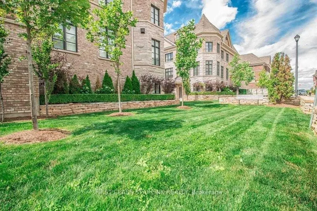 2058 Queensborough Gate #34