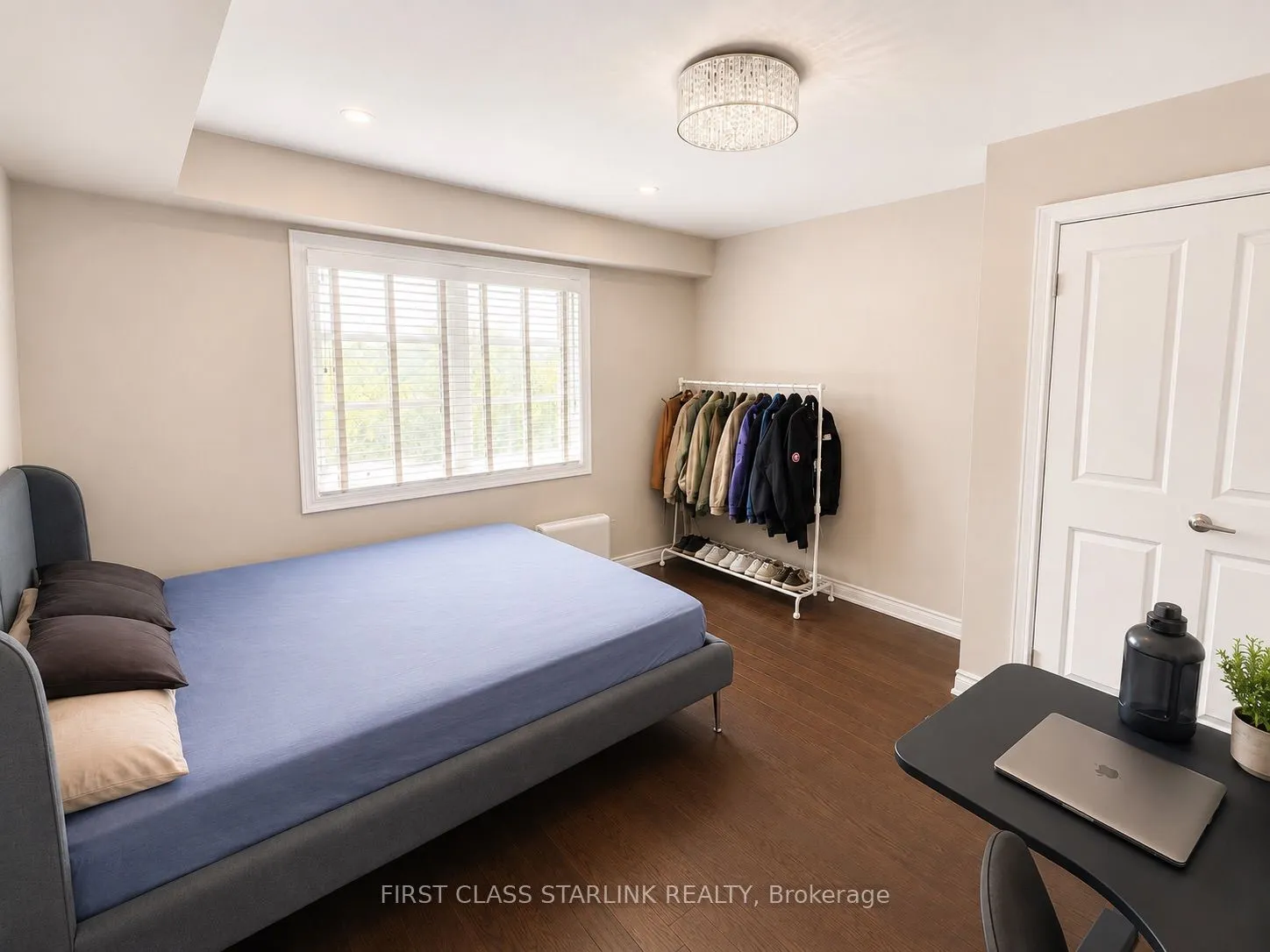 2058 Queensborough Gate #34