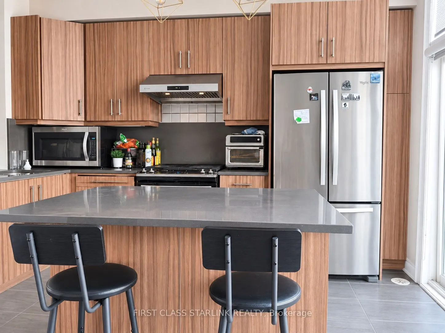 2058 Queensborough Gate #34