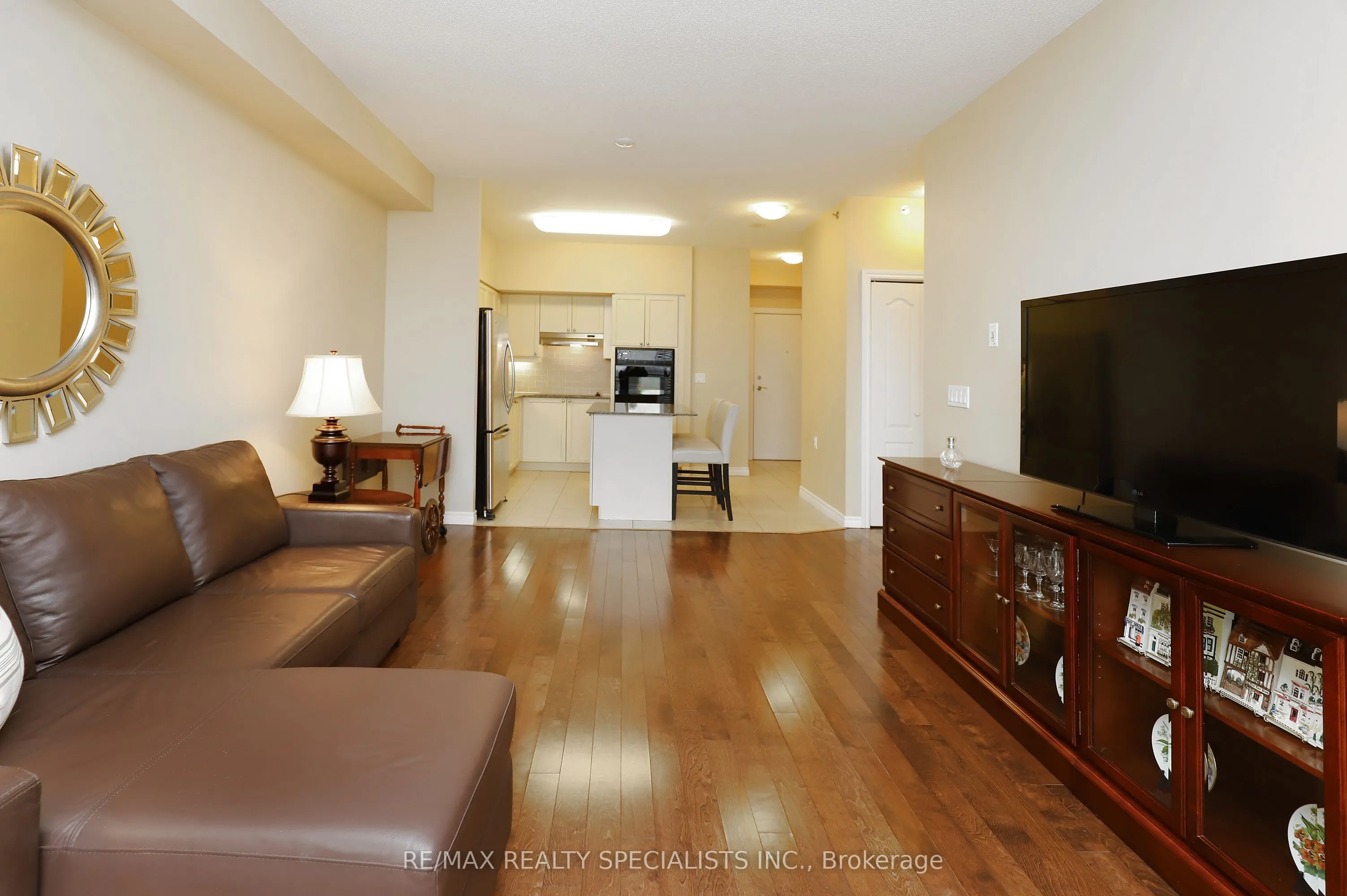 810 Scollard Court #809