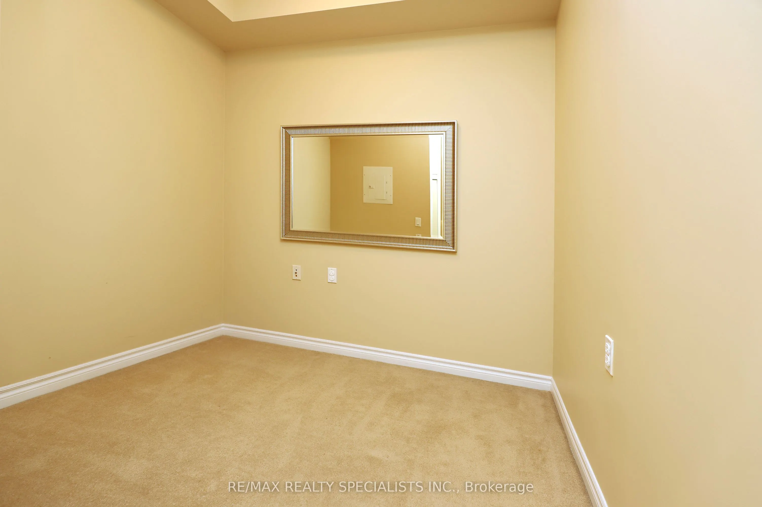 810 Scollard Court #809