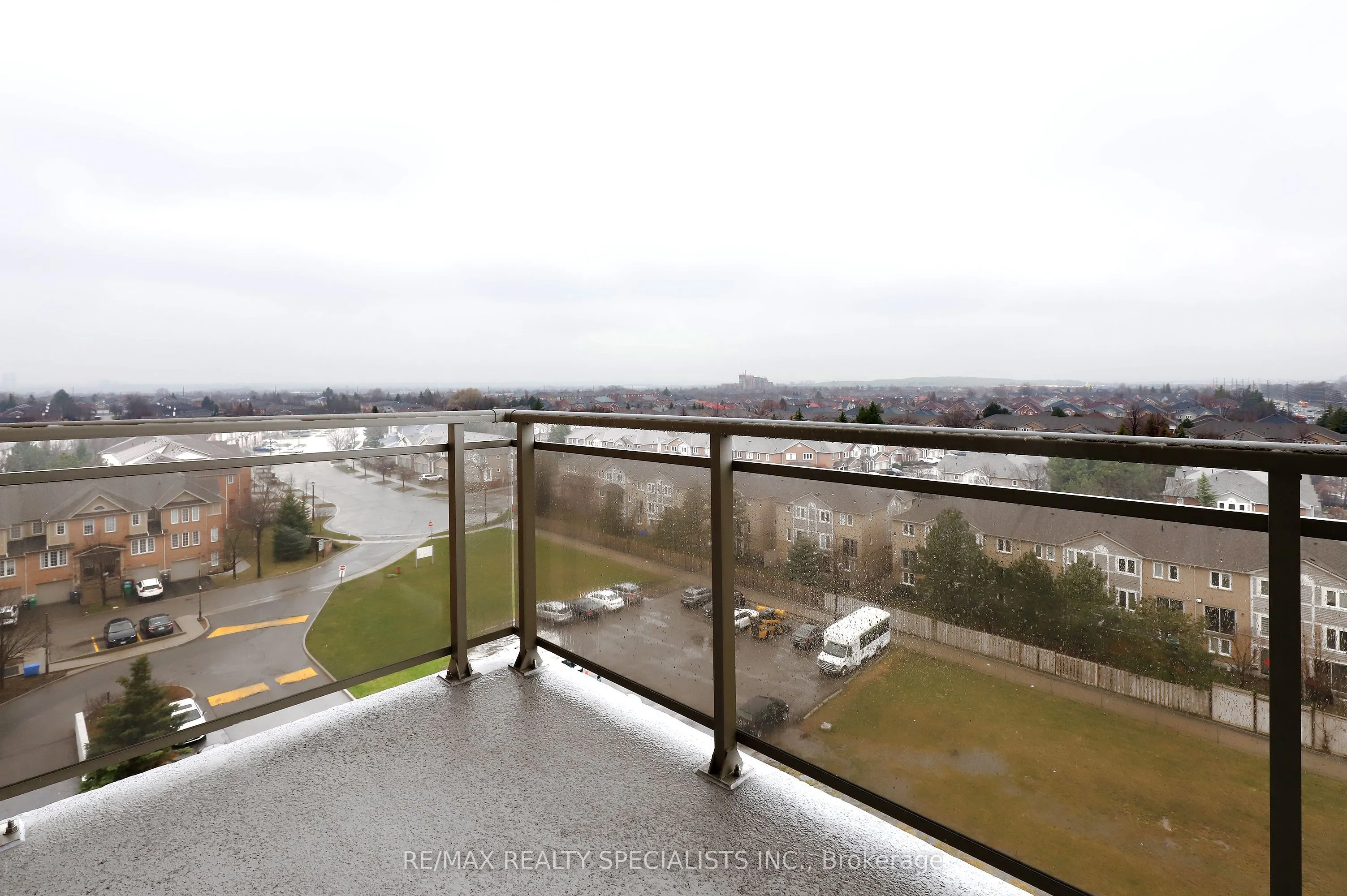 810 Scollard Court #809