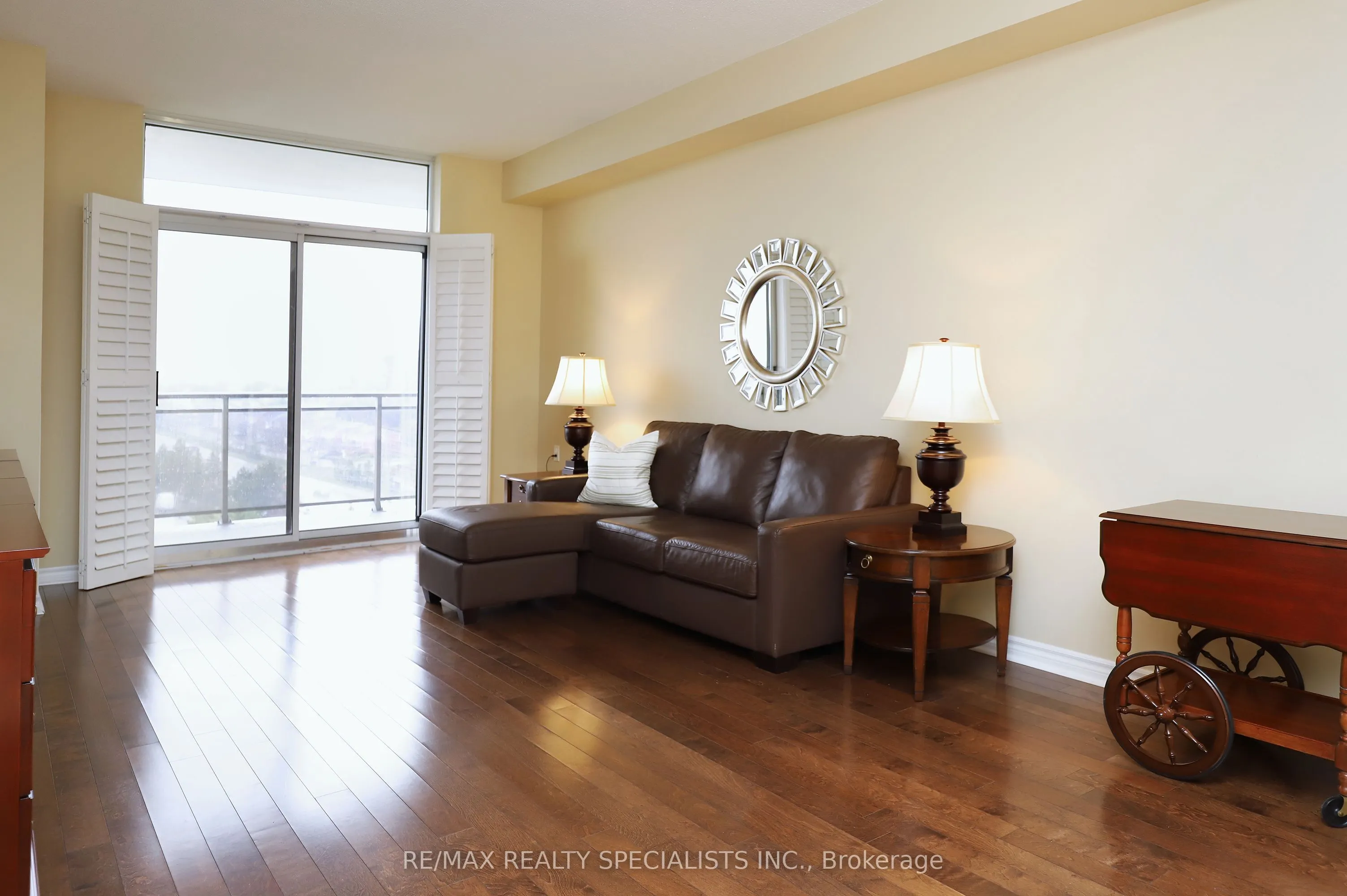 810 Scollard Court #809