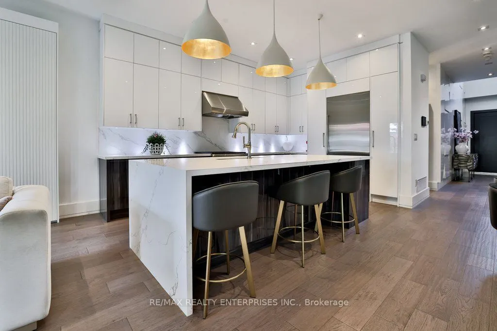 7B Iroquois Avenue