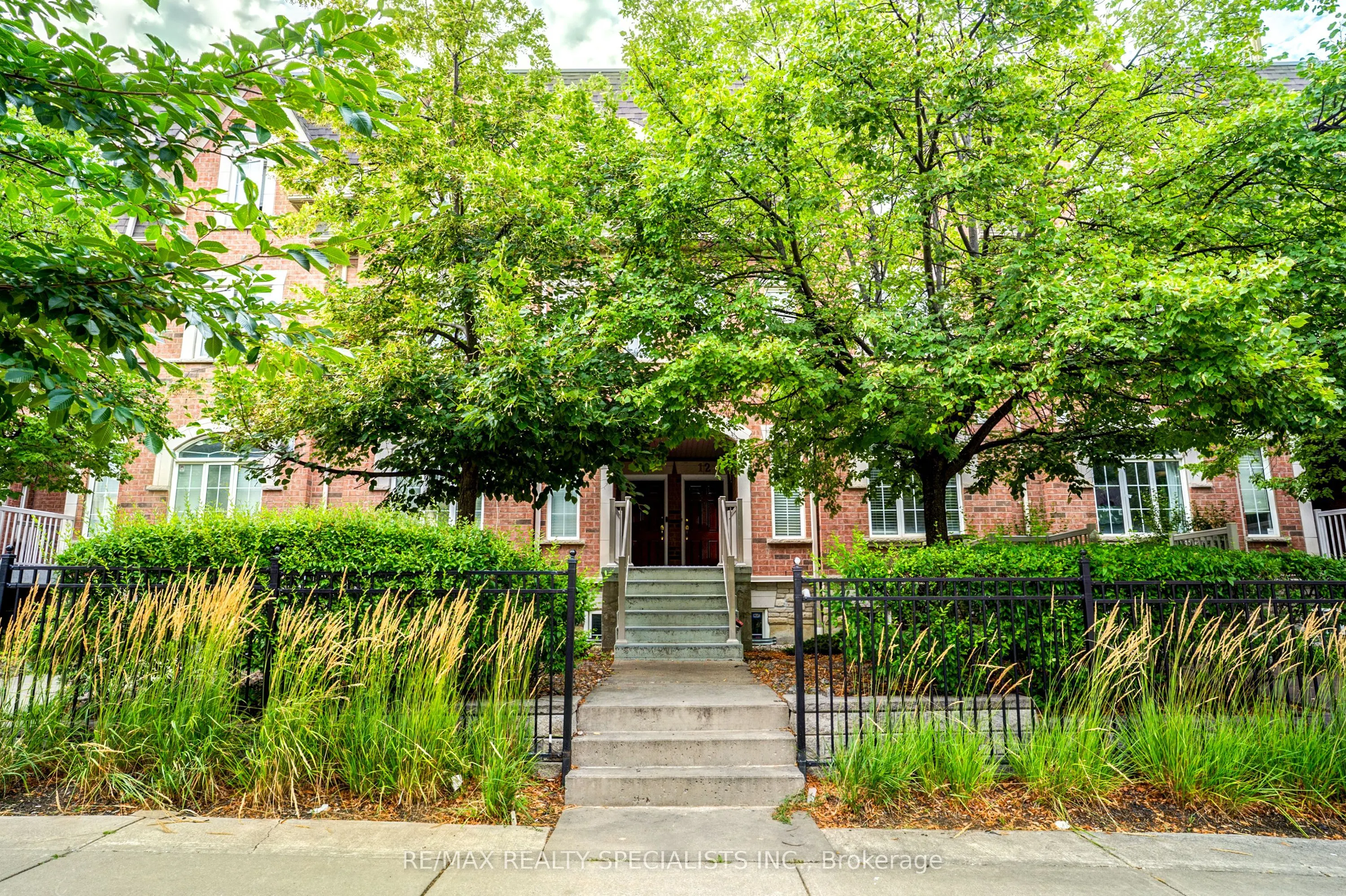 615 Shoreline Drive #11