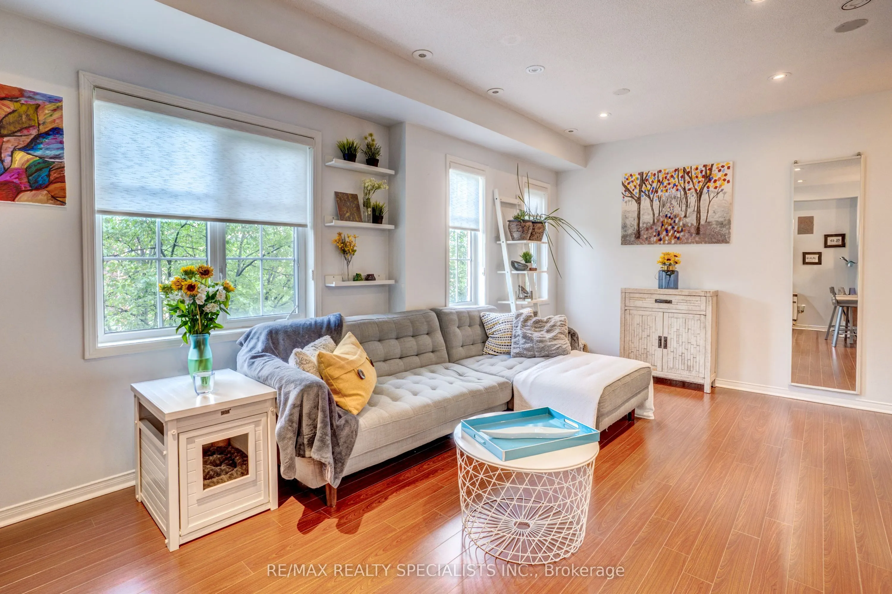 615 Shoreline Drive #11
