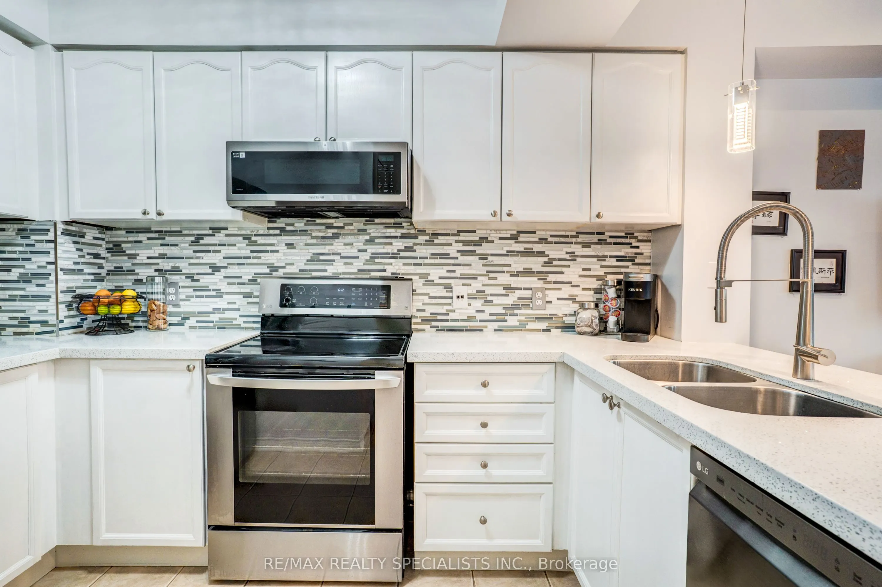 615 Shoreline Drive #11