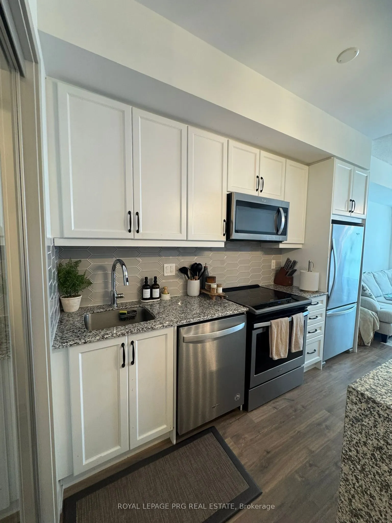 50 Ann Street #401