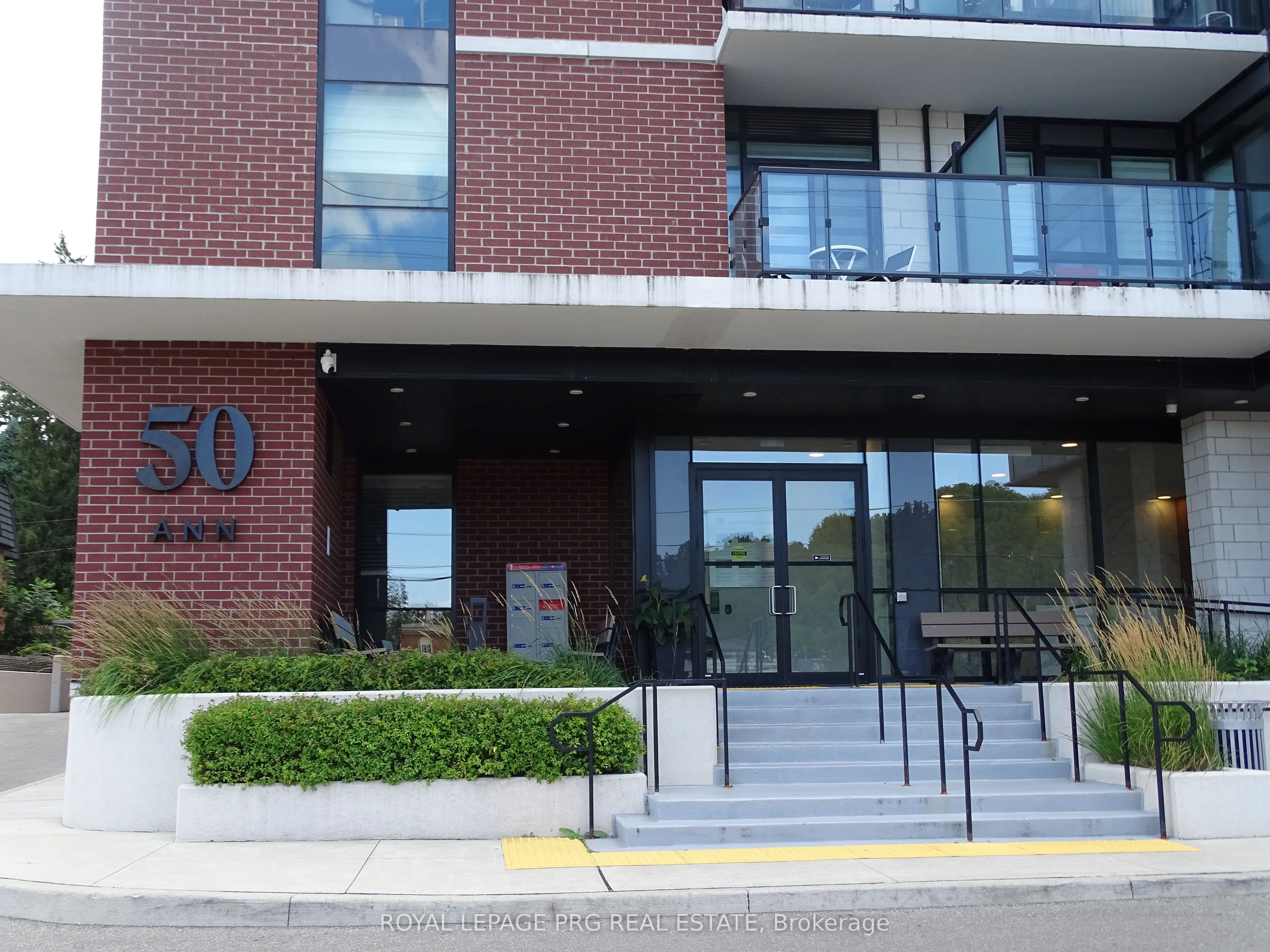 50 Ann Street #401
