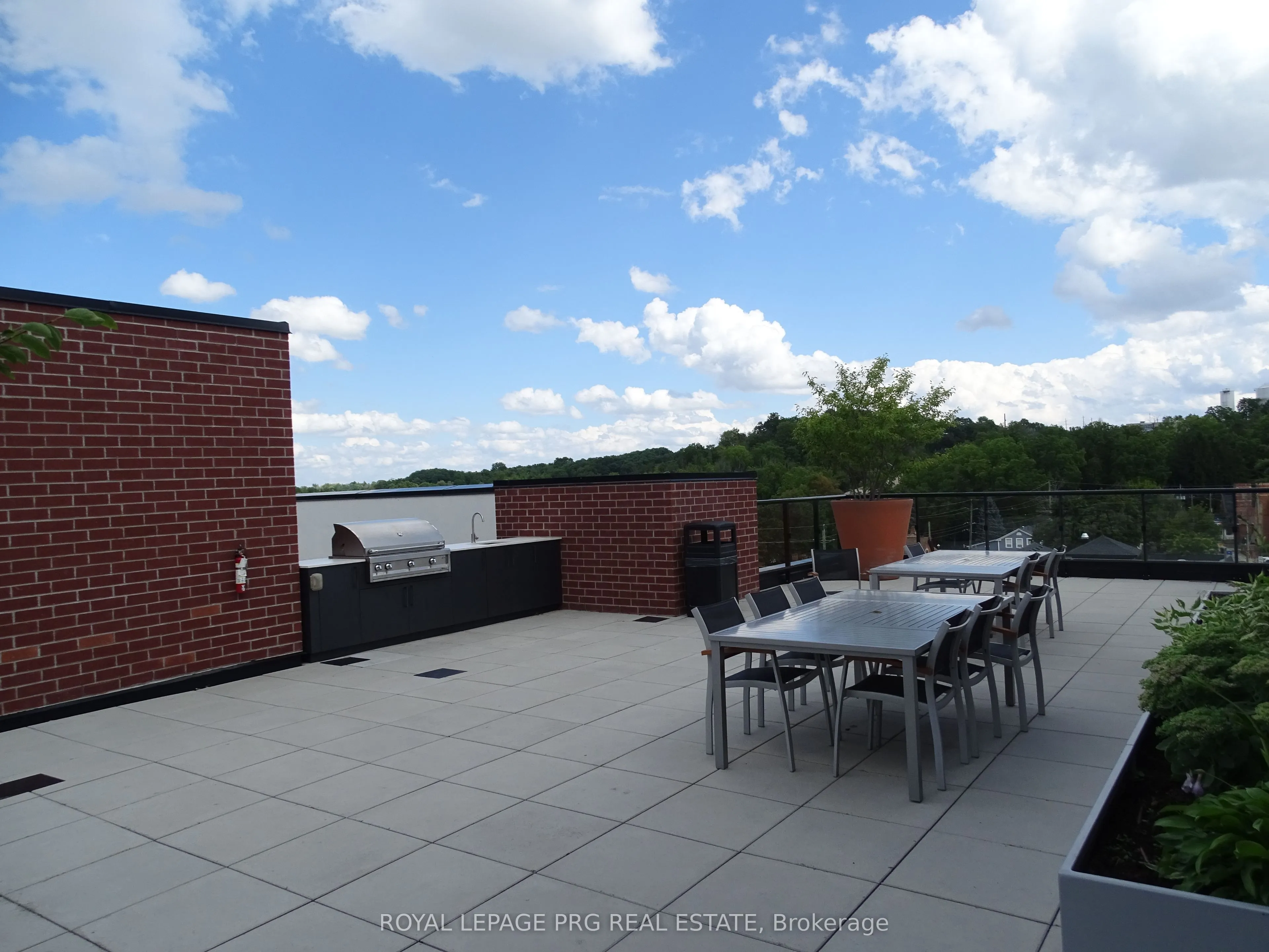 50 Ann Street #401