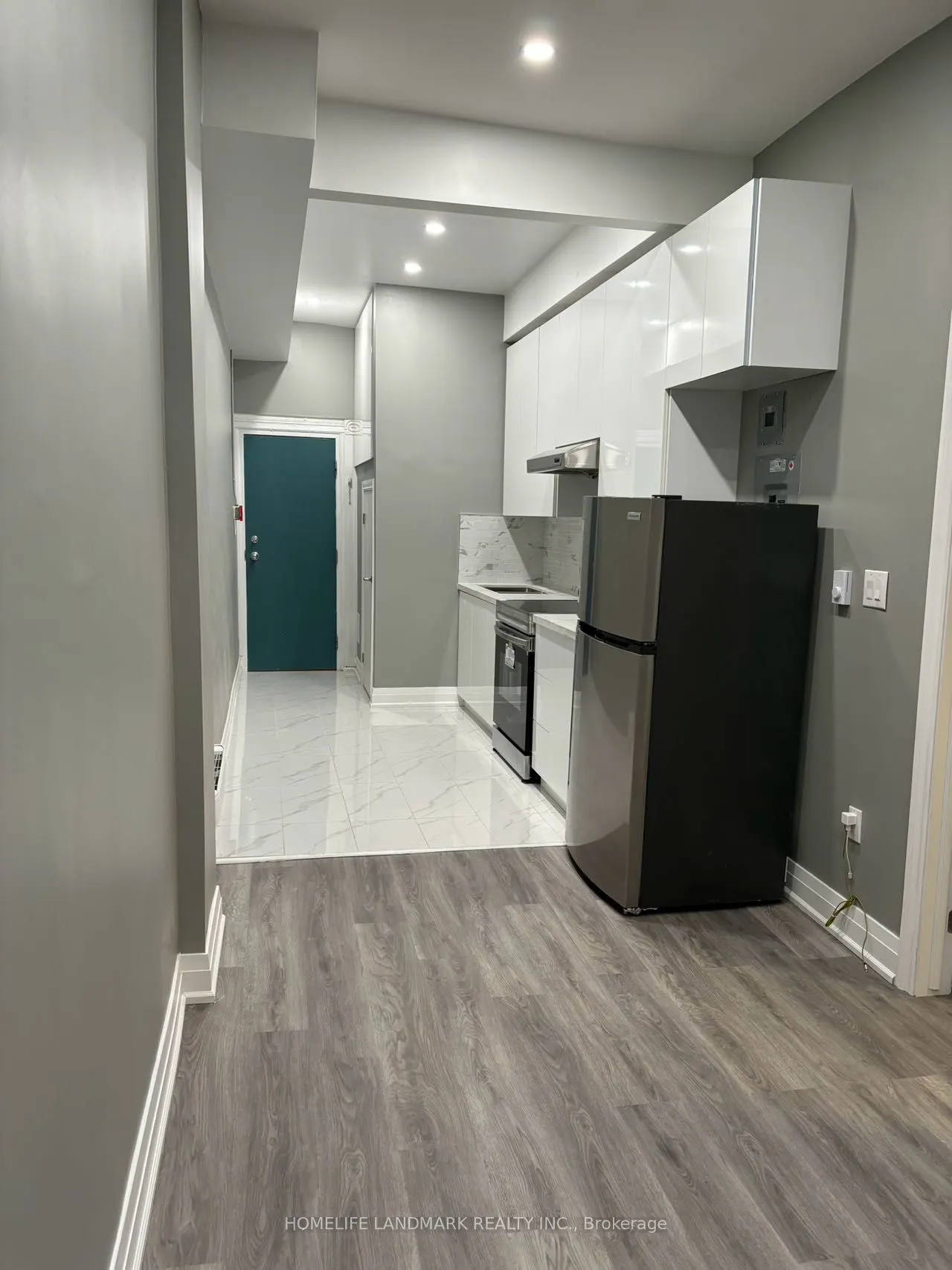 271 Dunn Avenue #1B