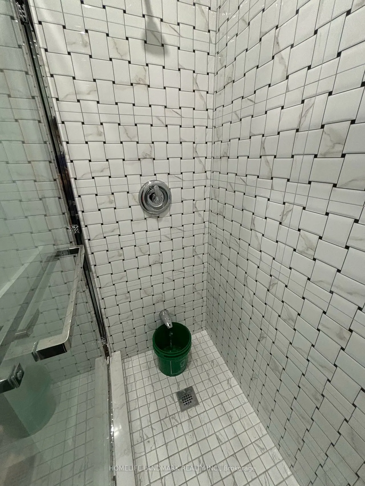 271 Dunn Avenue #1B