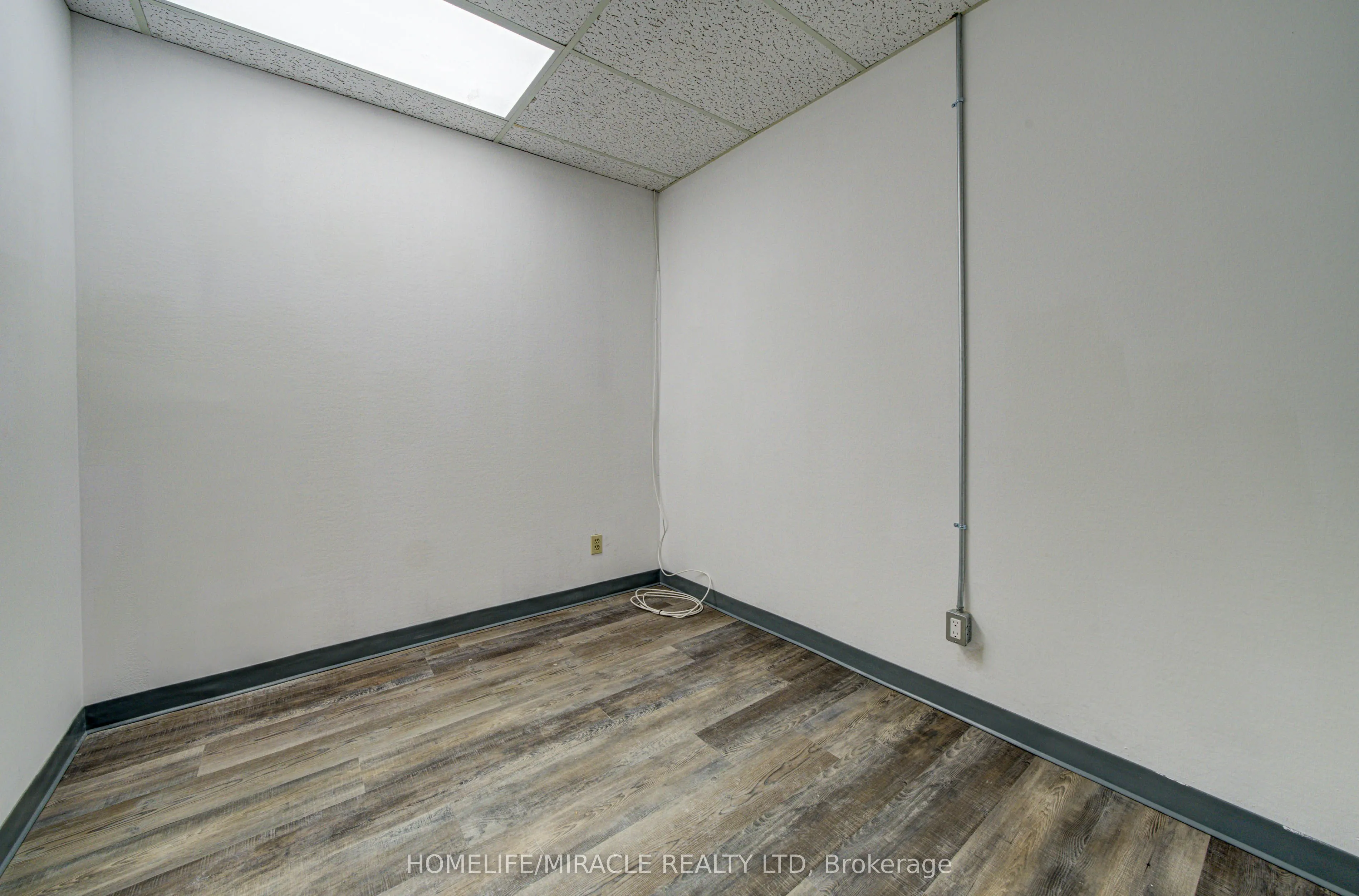 15 Elizabeth Street #L10