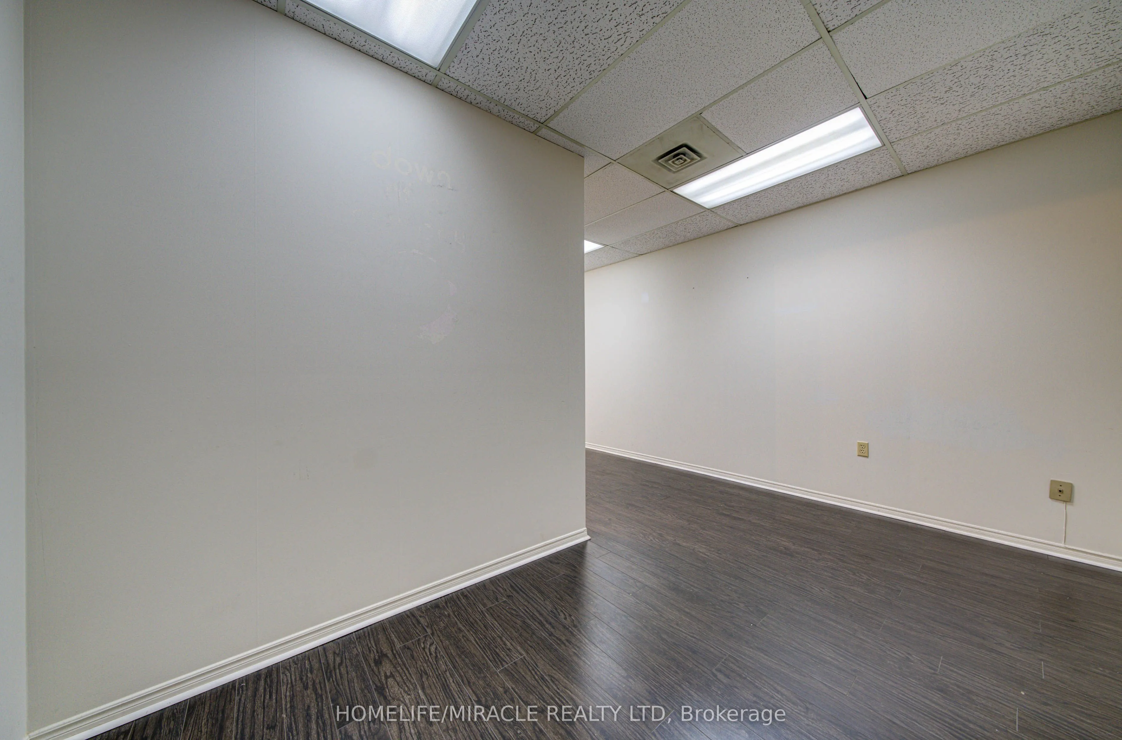 15 Elizabeth Street #L15