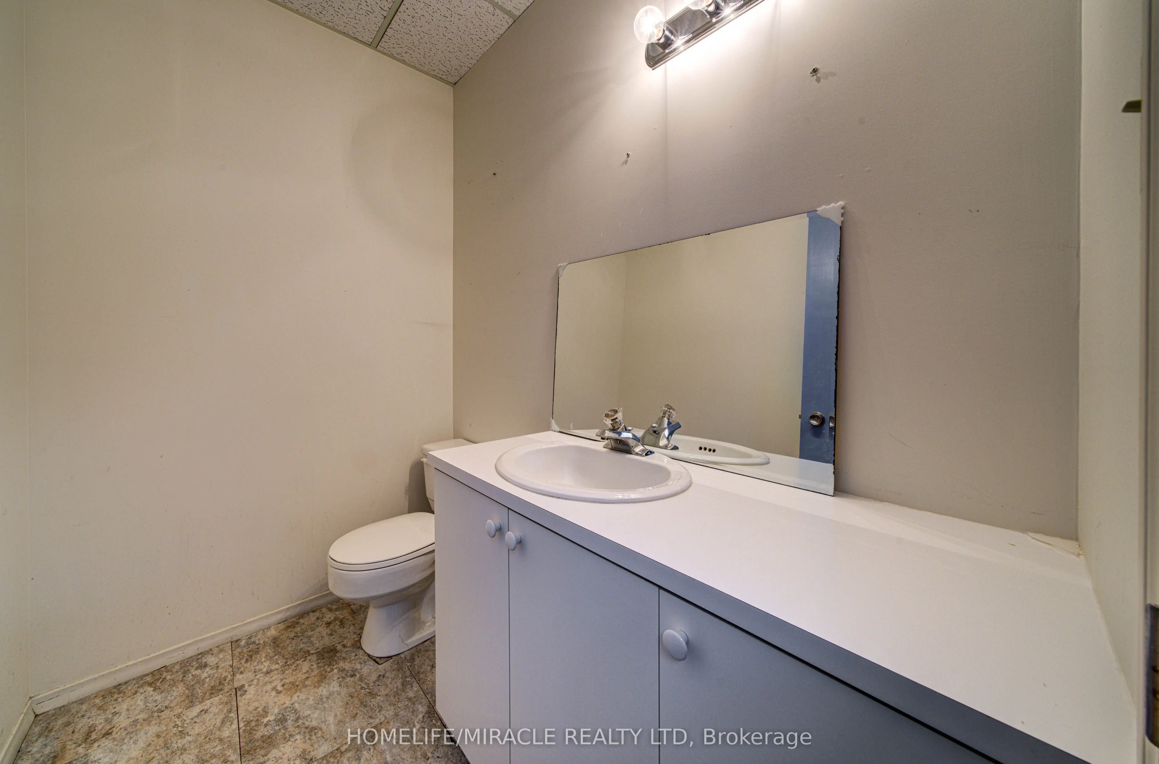 15 Elizabeth Street #L15