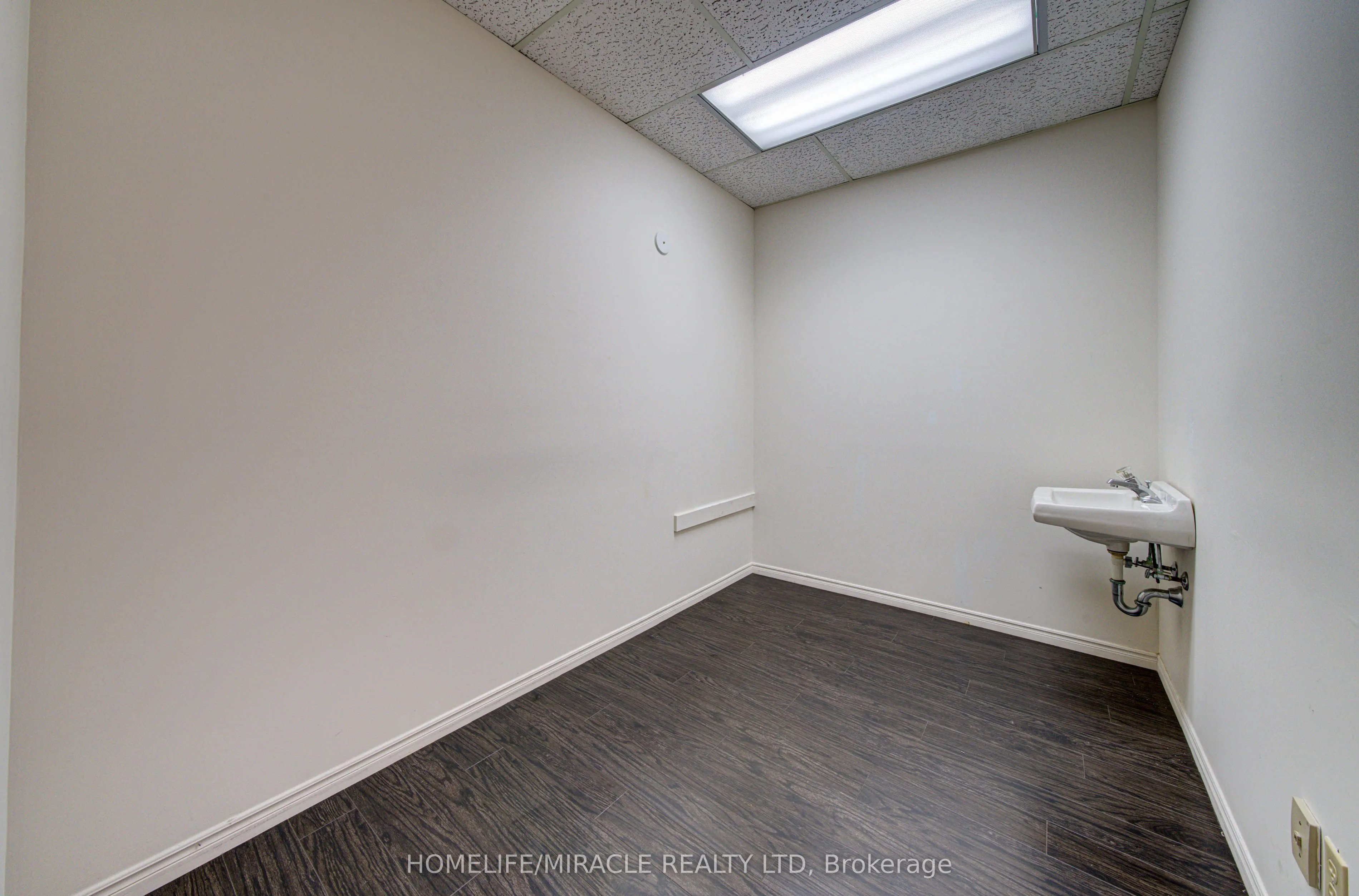 15 Elizabeth Street #L15