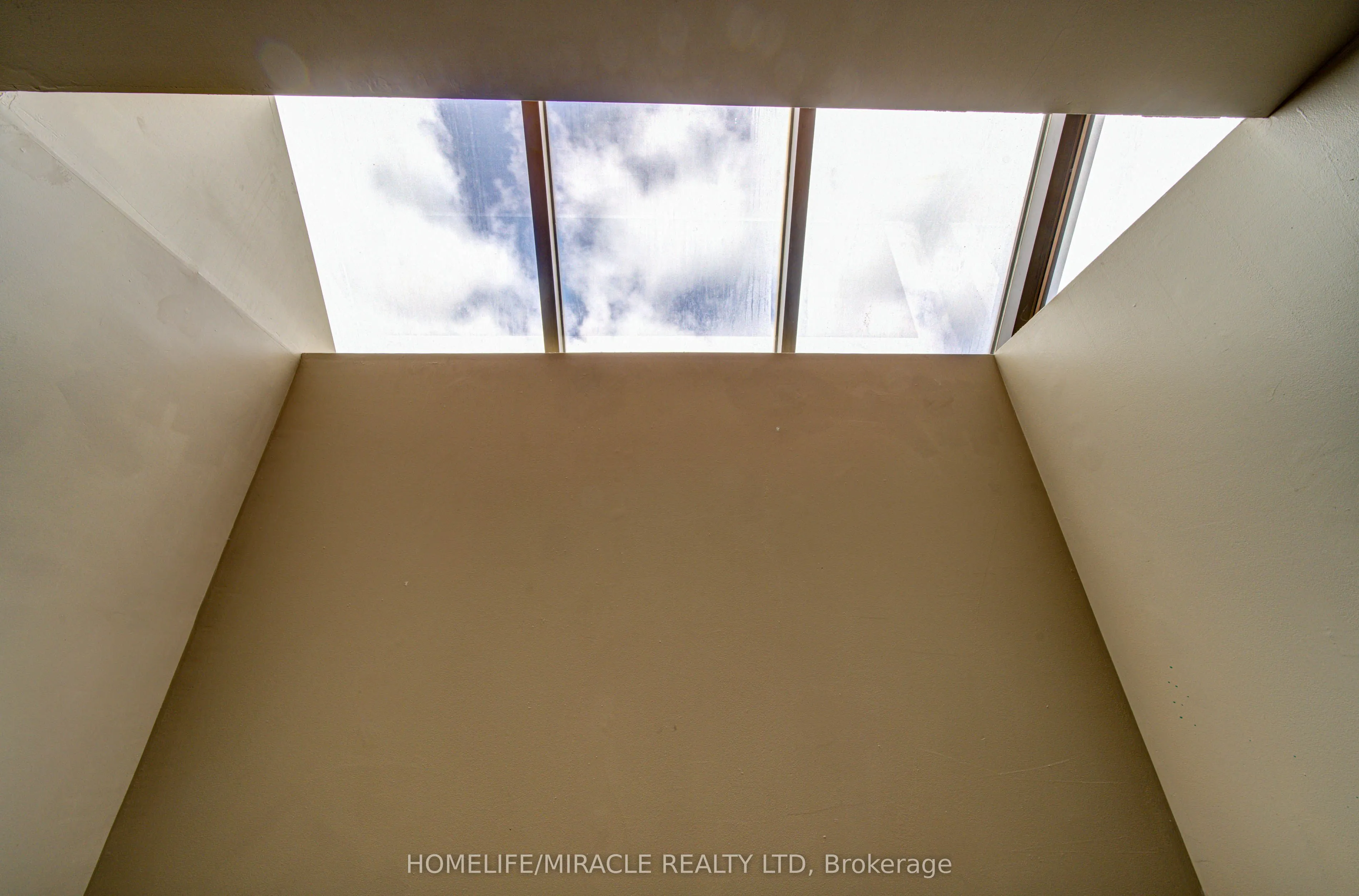 15 Elizabeth Street #M18