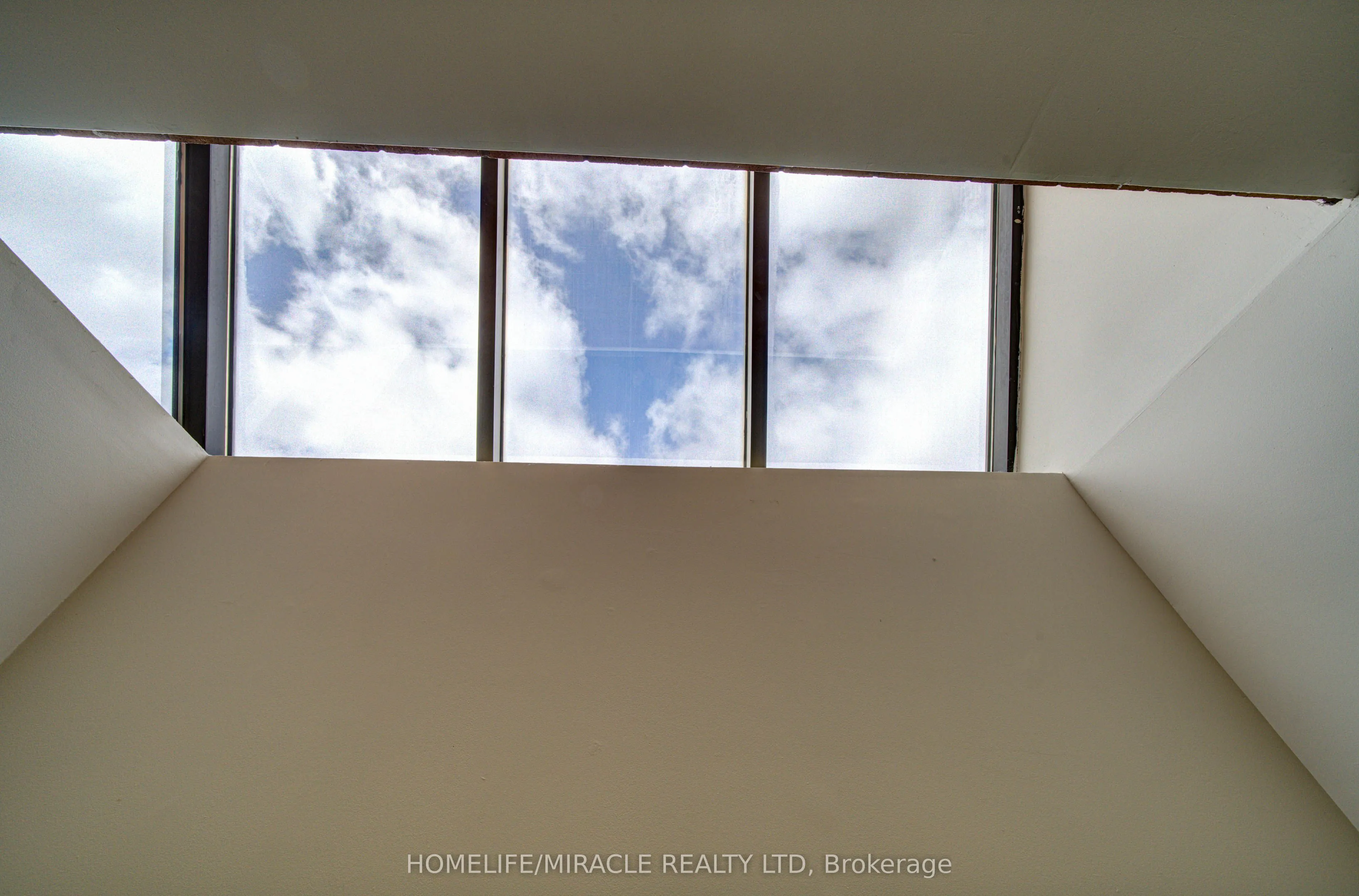 15 Elizabeth Street #M18