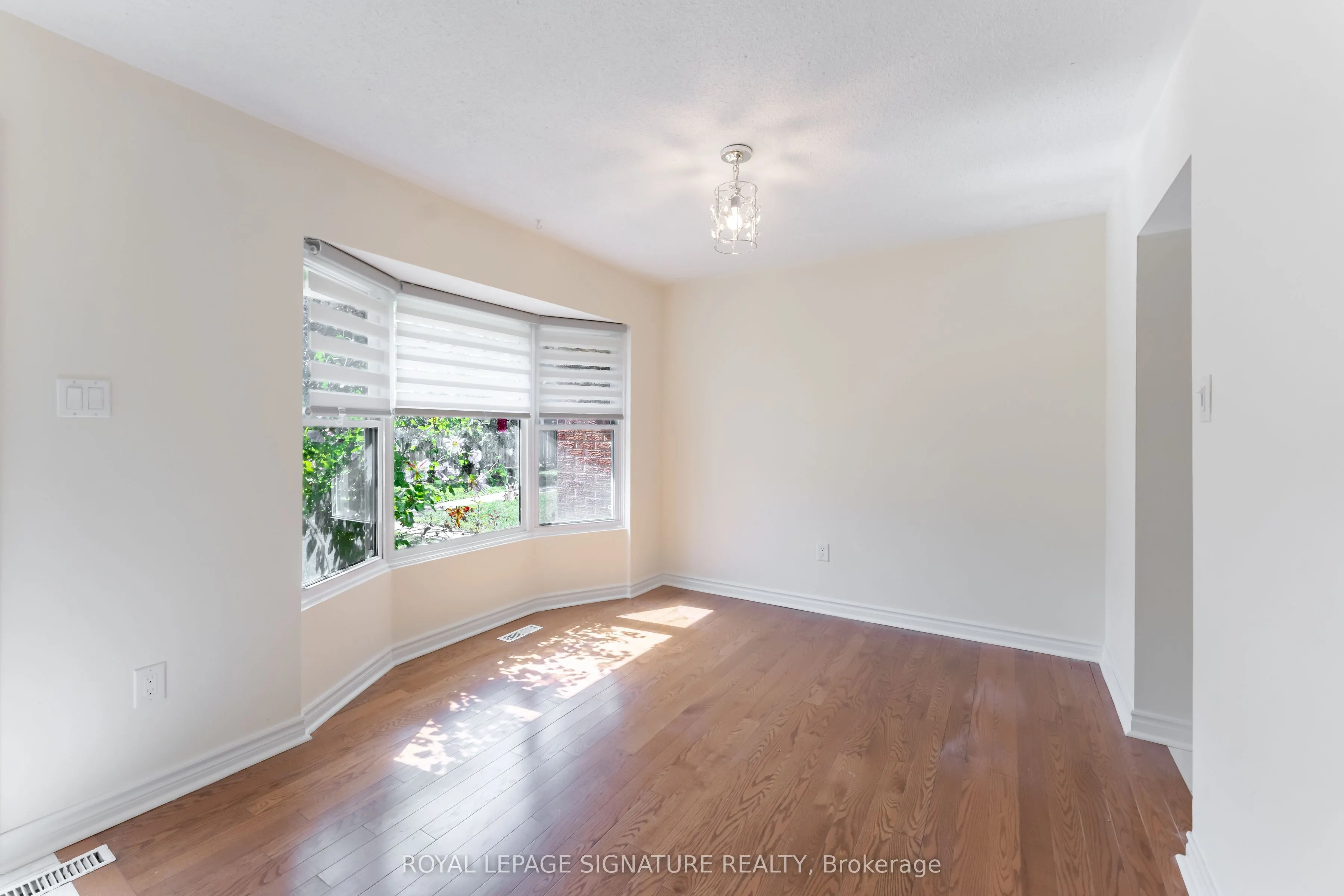 2825 Gananoque Drive #40