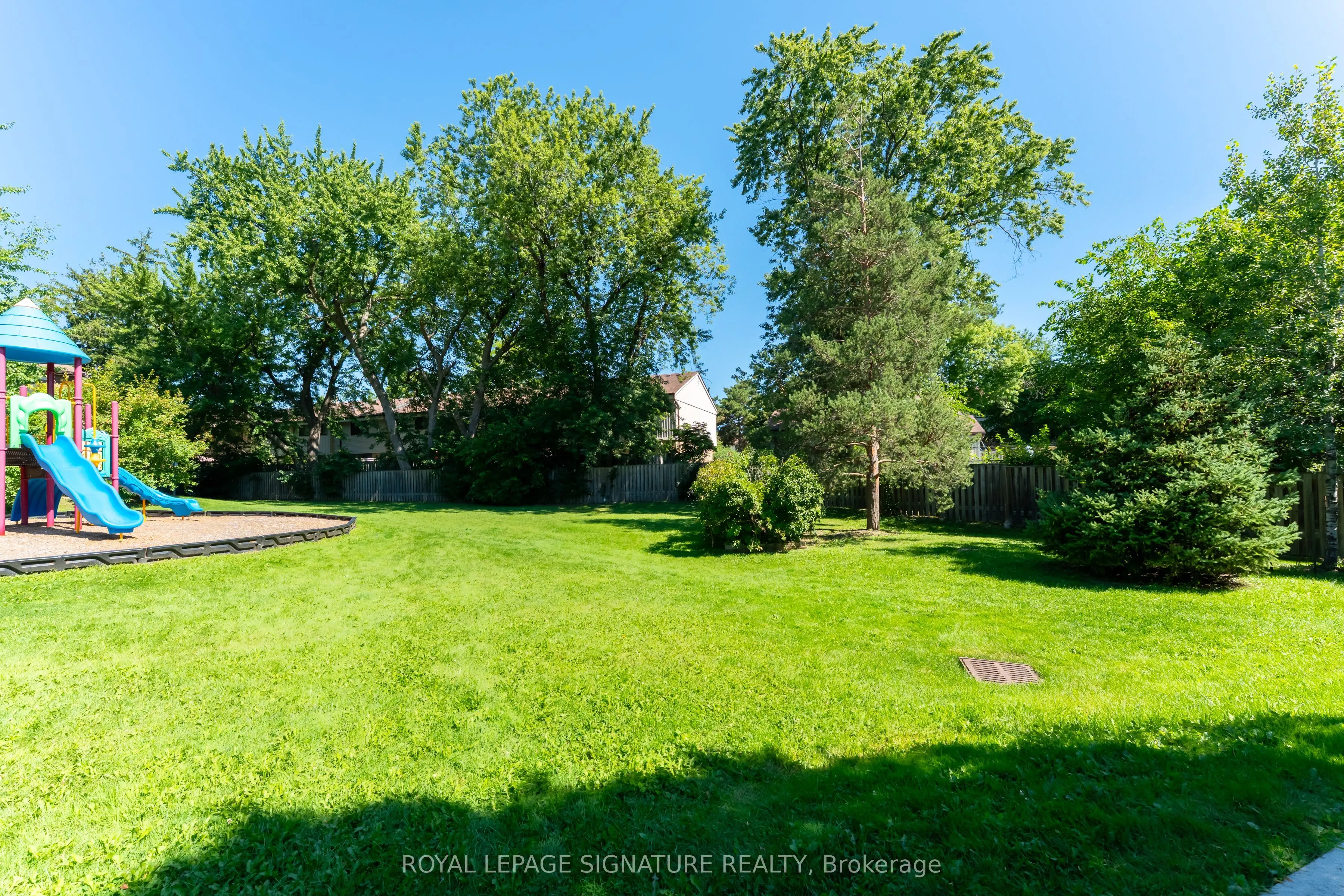 2825 Gananoque Drive #40