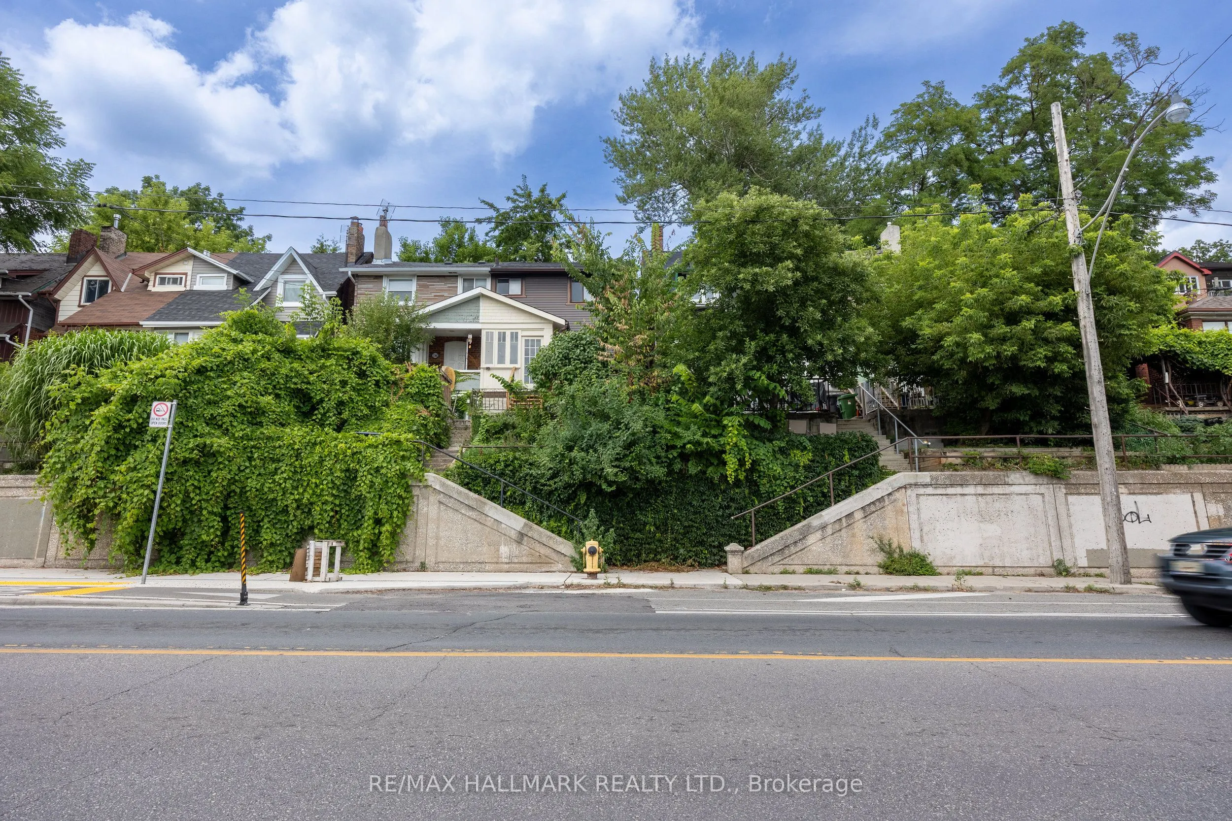1366 Davenport Road #Upper