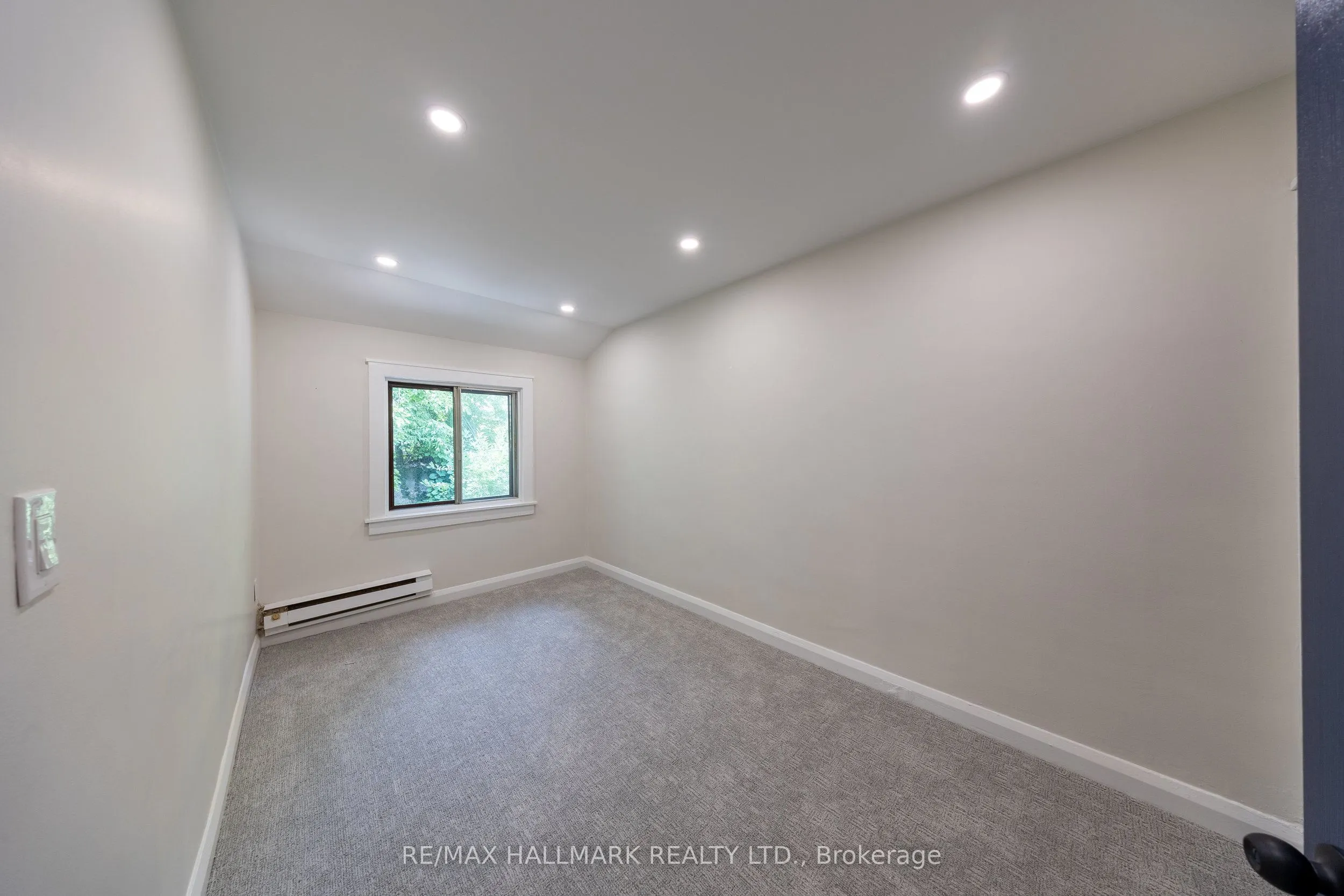 1366 Davenport Road #Upper