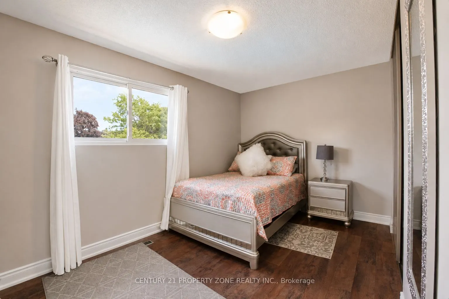 27 Madrid Crescent N