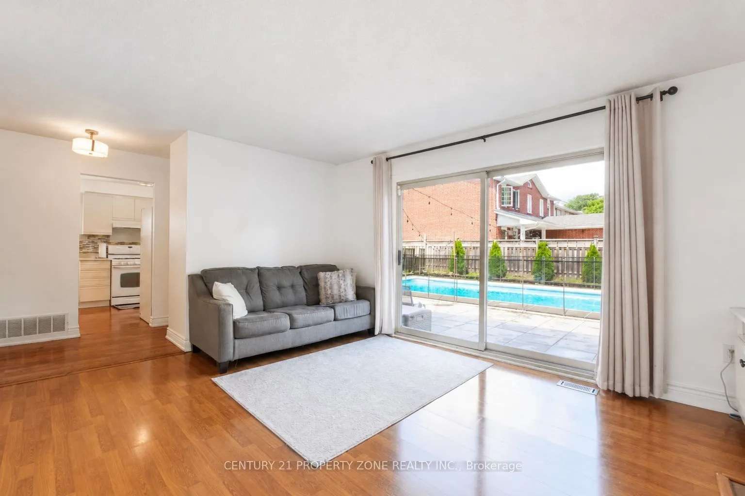 27 Madrid Crescent N