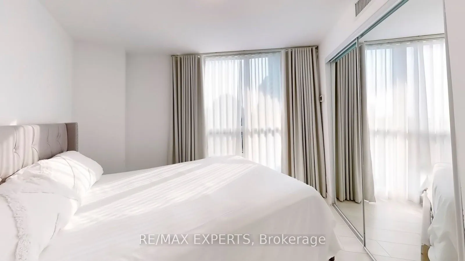 2212 Lakeshore Boulevard W #615