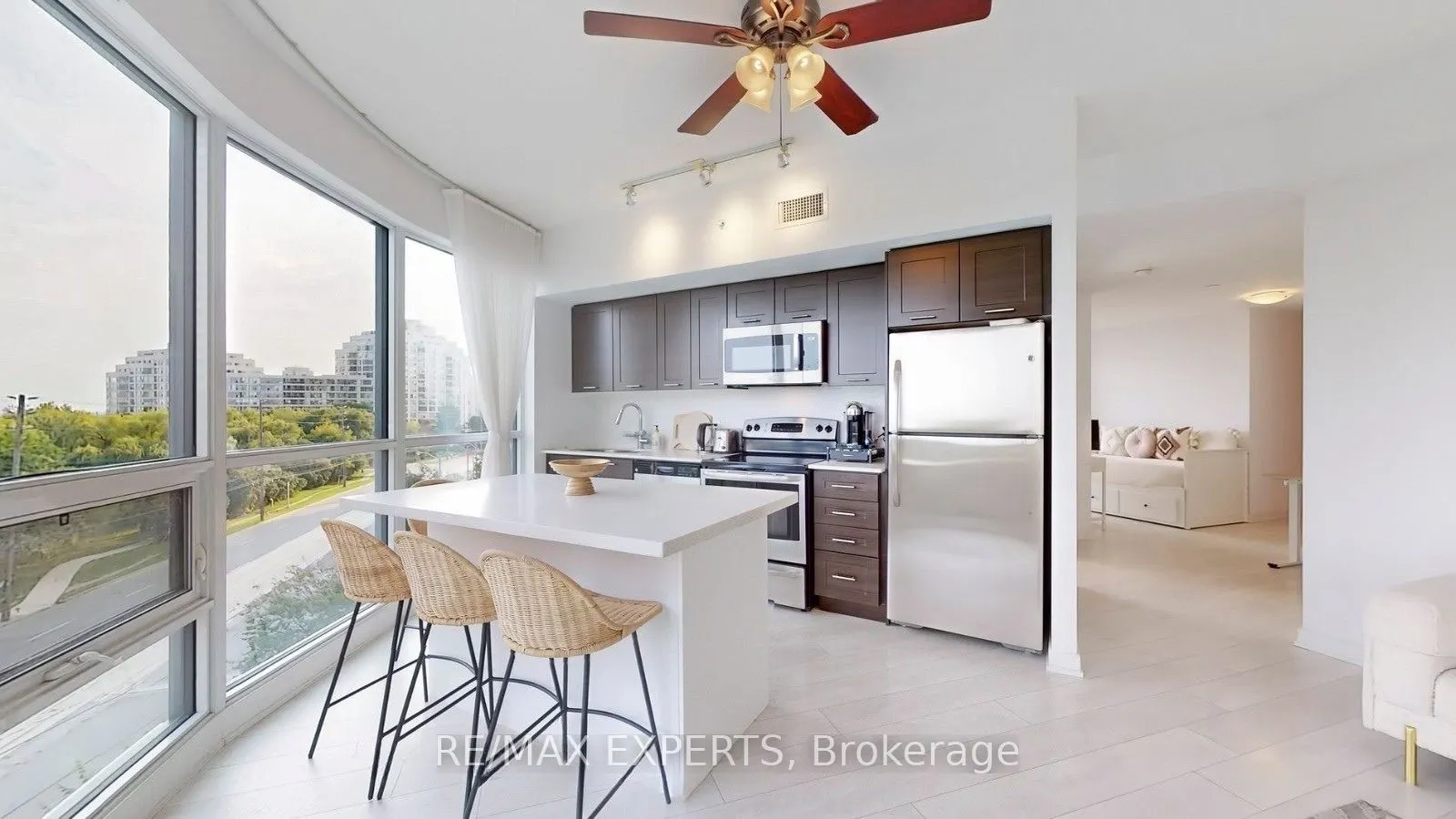 2212 Lakeshore Boulevard W #615