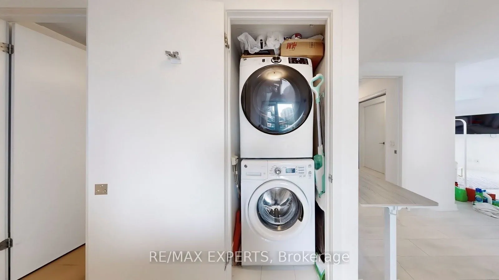 2212 Lakeshore Boulevard W #615