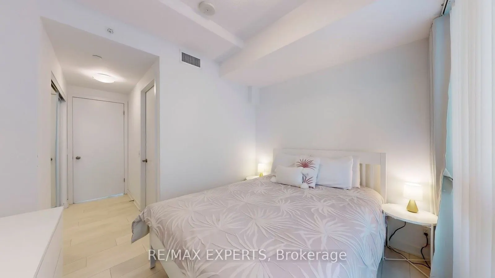 2212 Lakeshore Boulevard W #615
