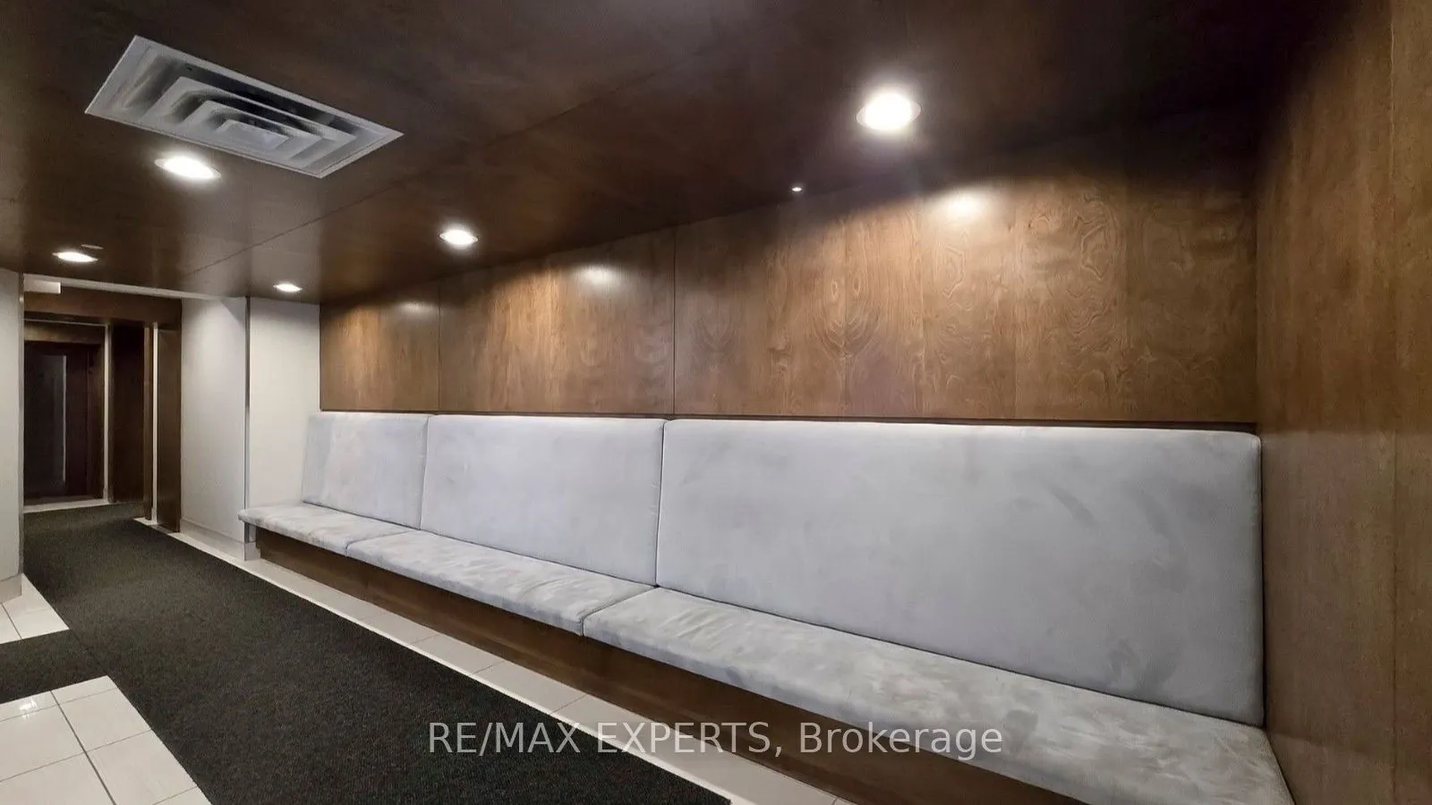 2212 Lakeshore Boulevard W #615