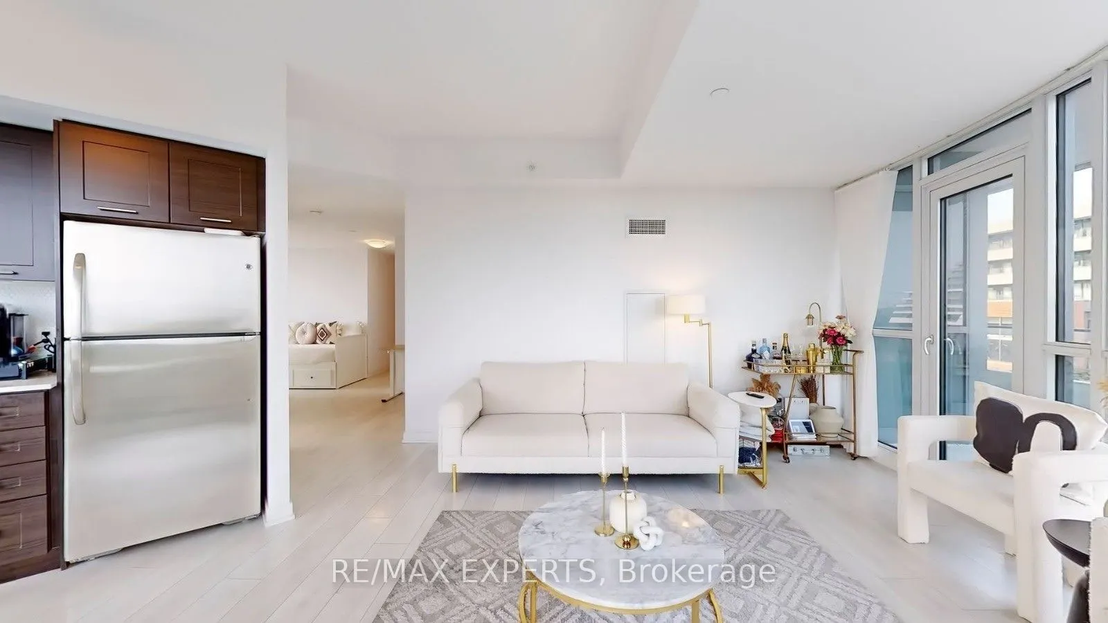 2212 Lakeshore Boulevard W #615