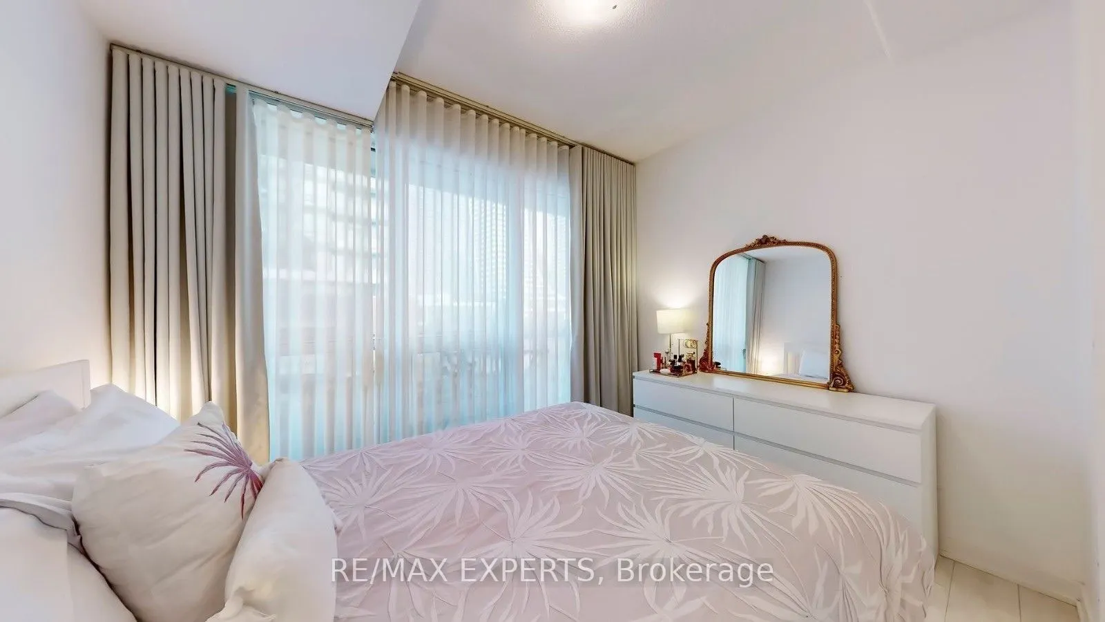 2212 Lakeshore Boulevard W #615