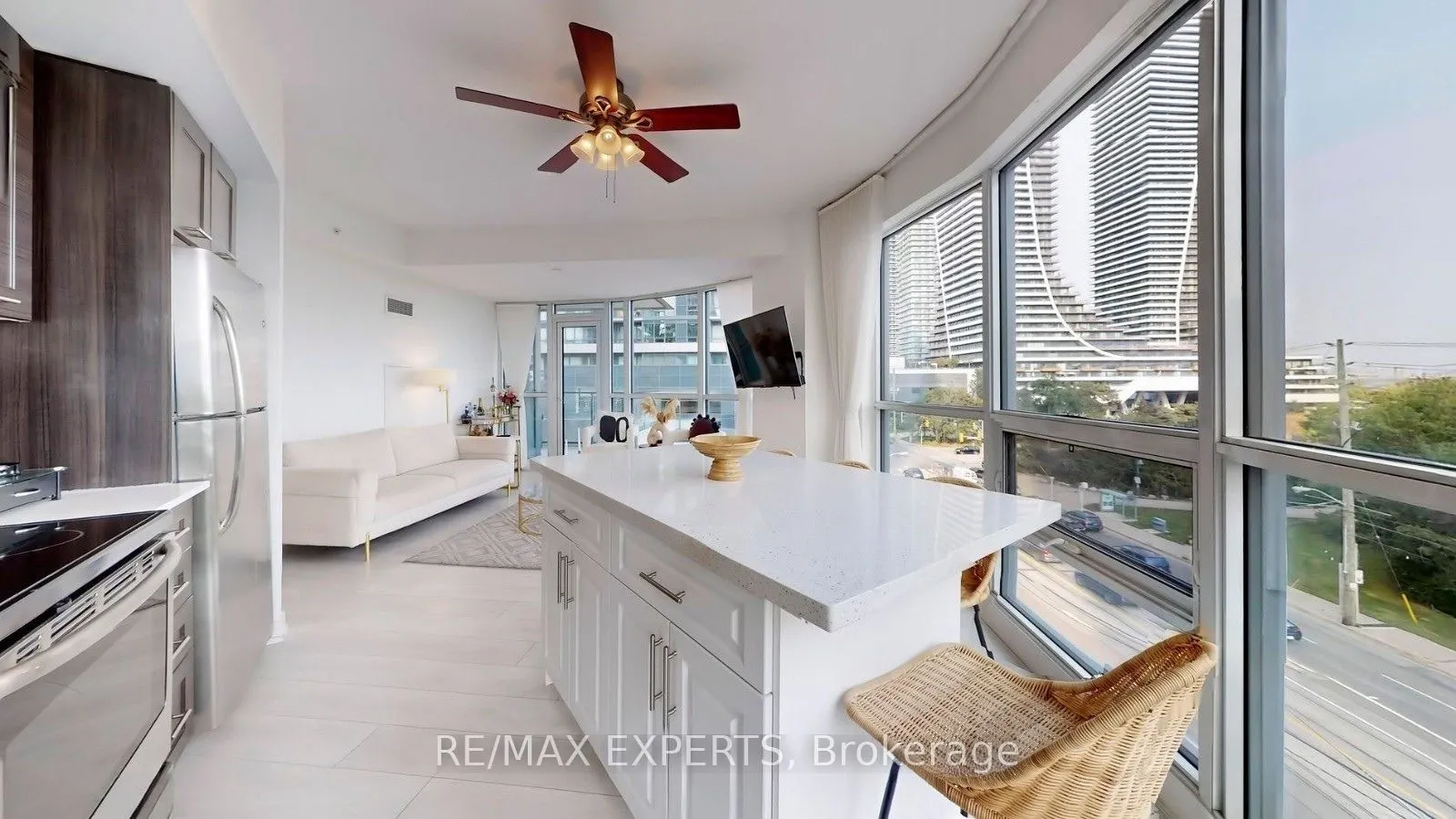 2212 Lakeshore Boulevard W #615