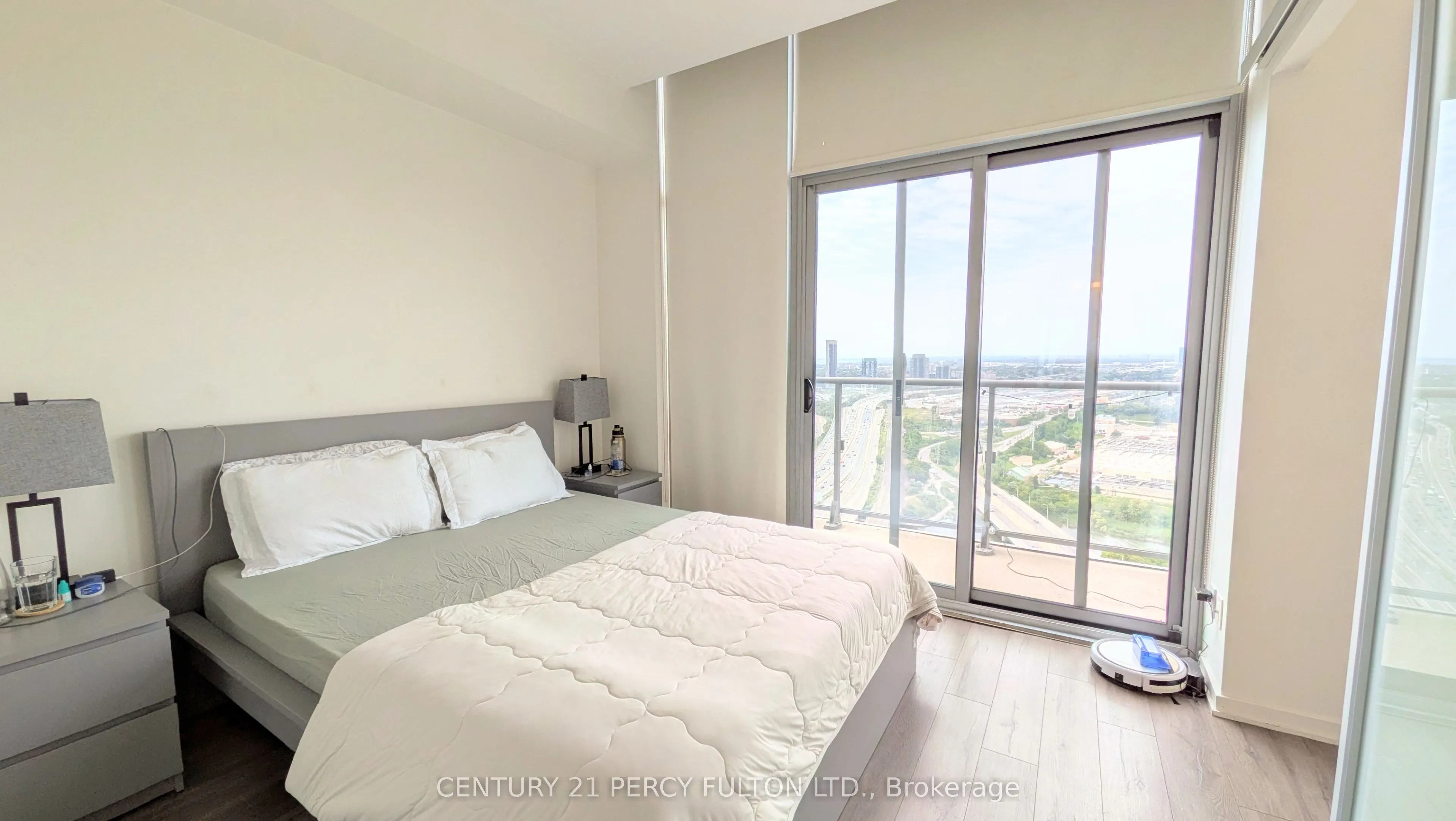 105 The Queensway #3505