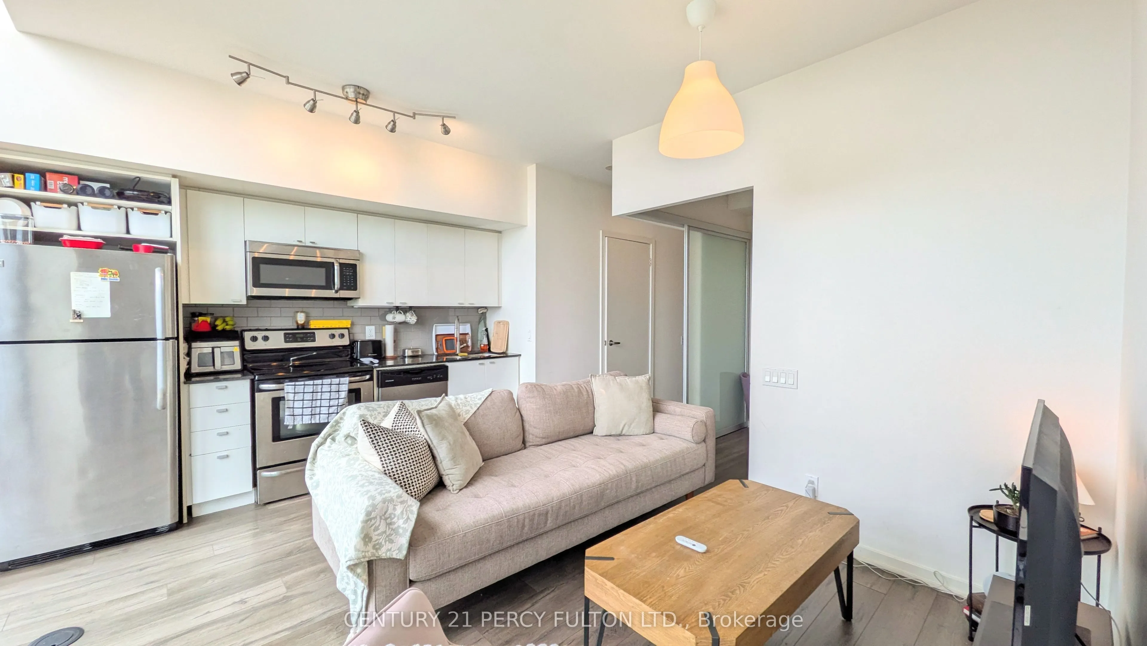 105 The Queensway #3505