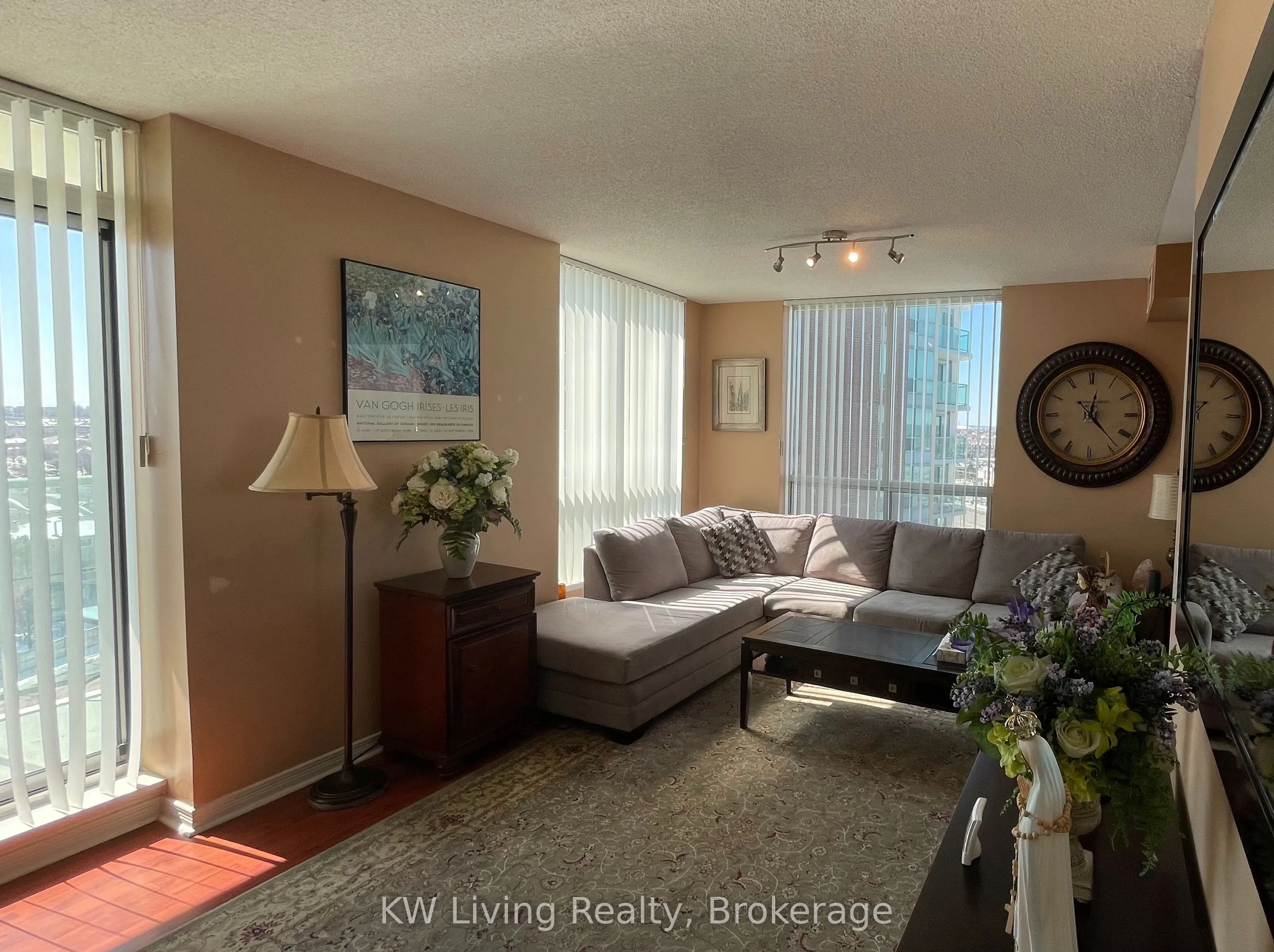 4889 Kimbermount Avenue #908 Room2