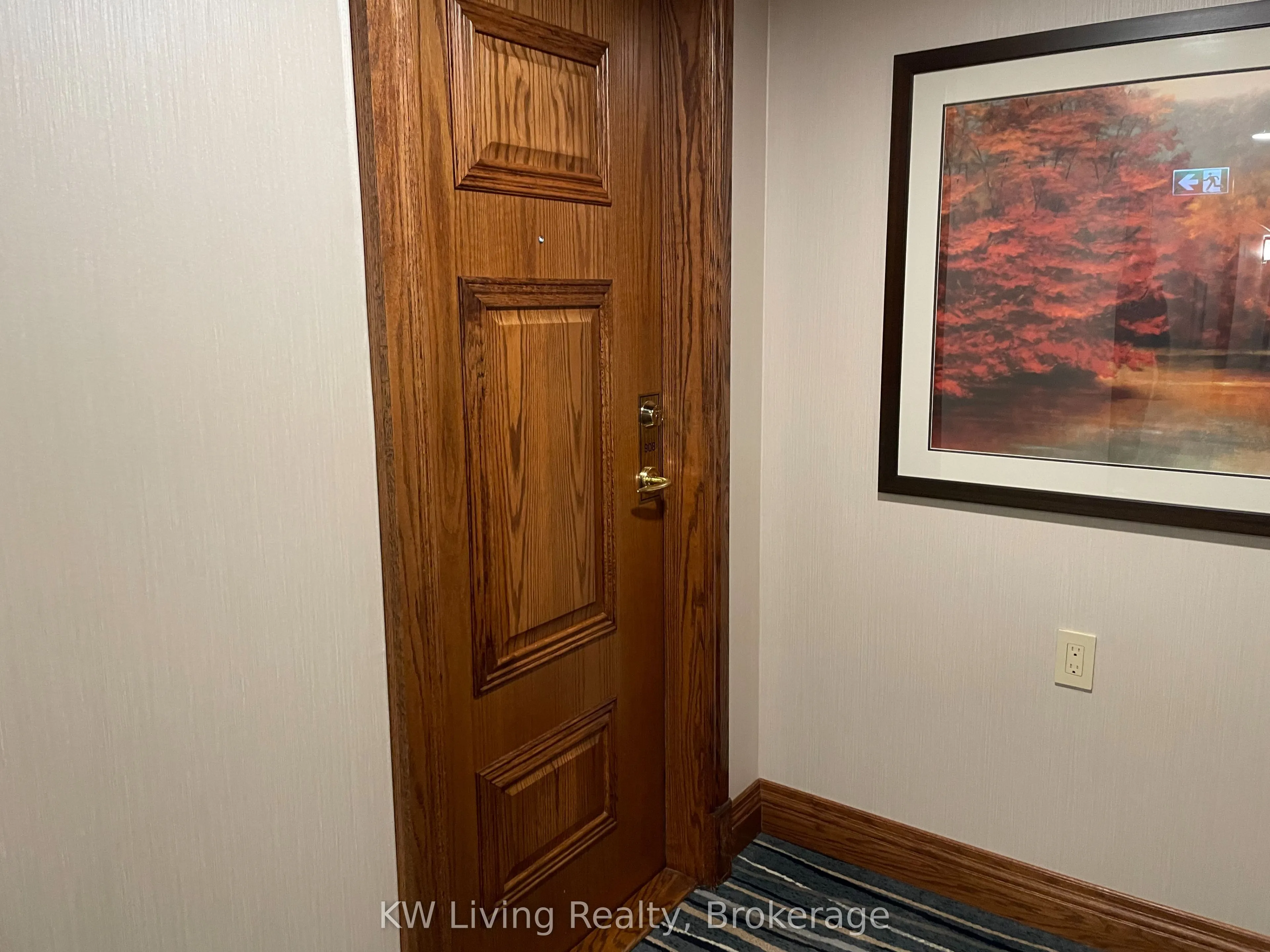 4889 Kimbermount Avenue #908 Room2