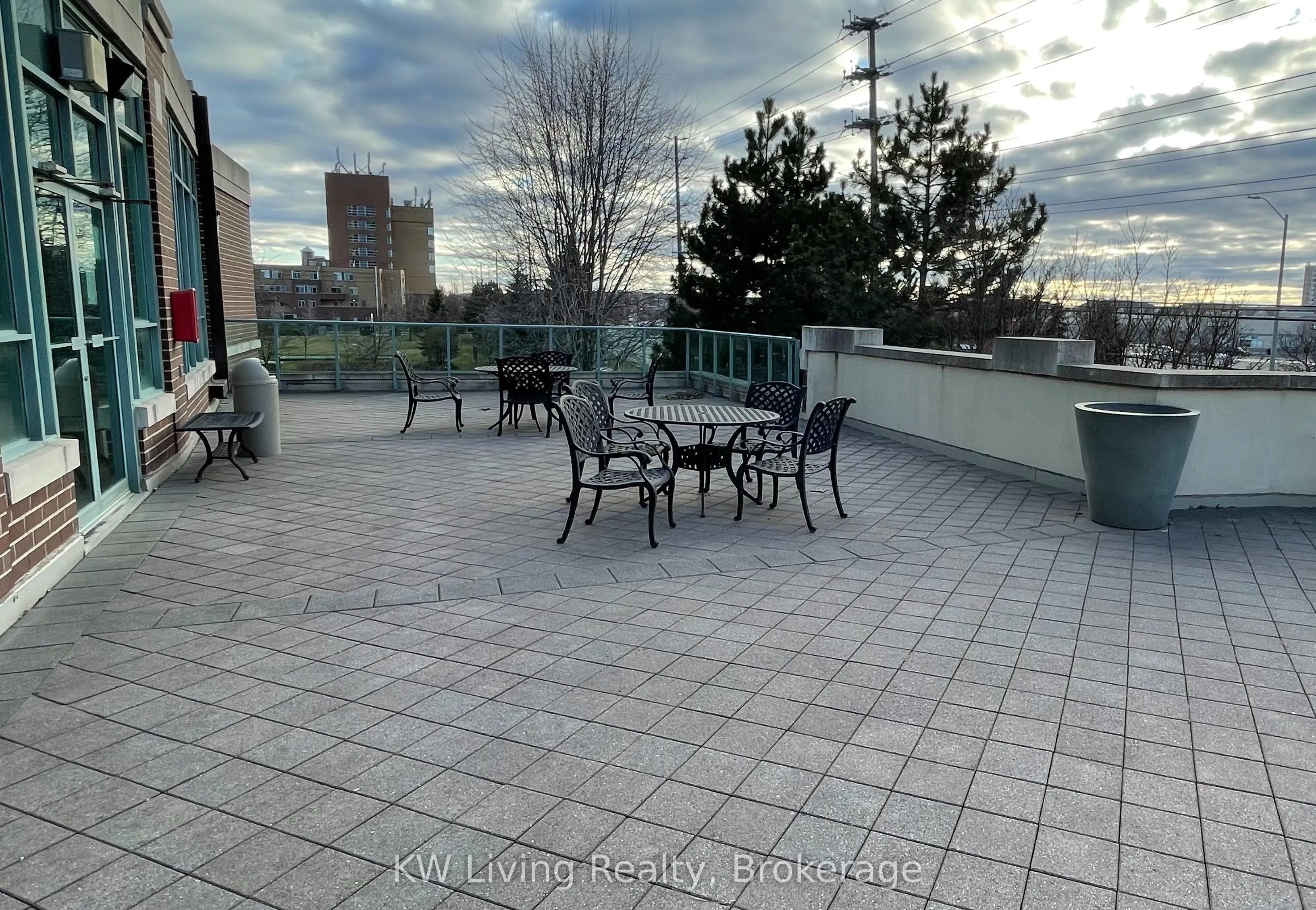 4889 Kimbermount Avenue #908 Room2