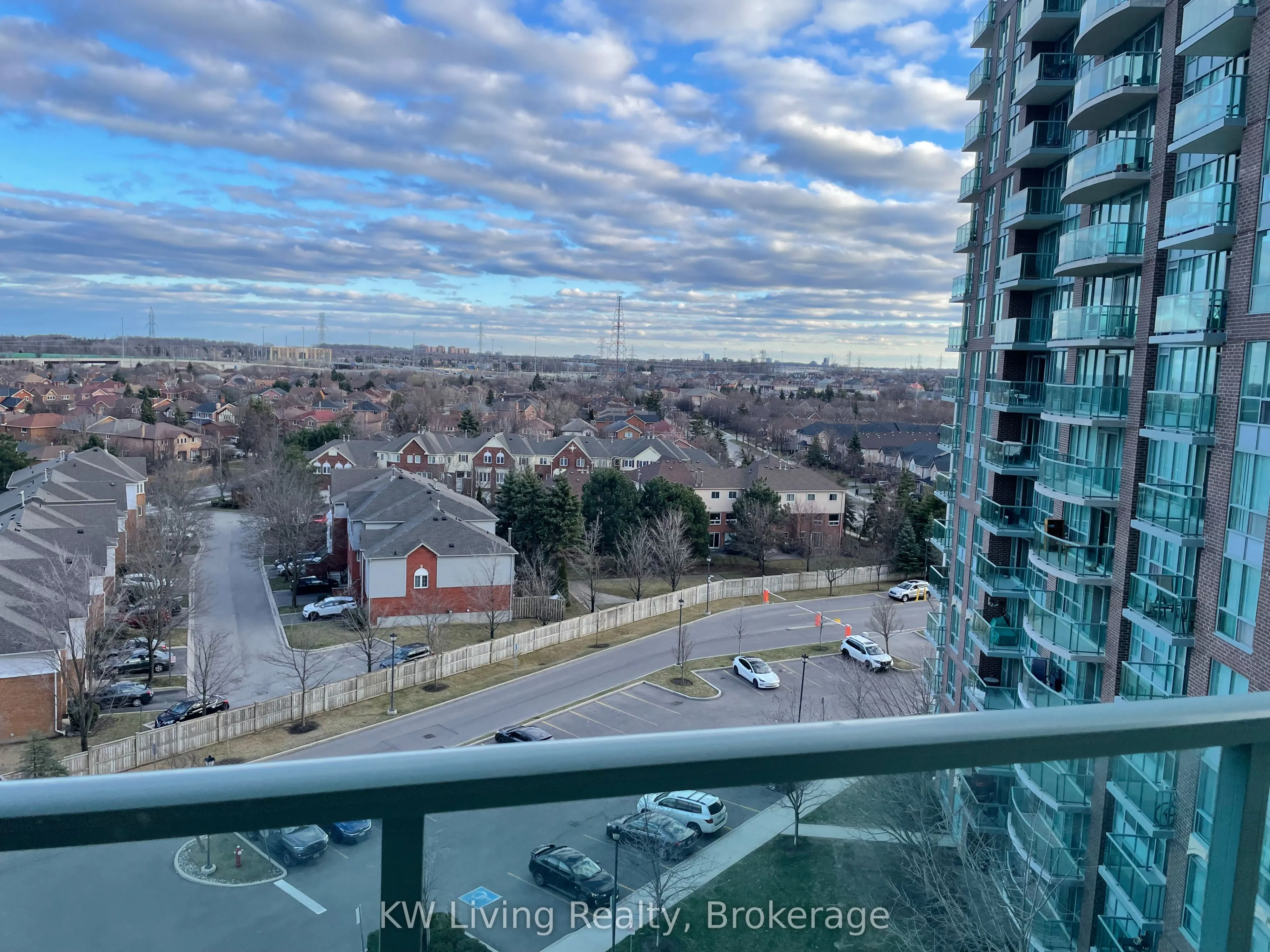 4889 Kimbermount Avenue #908 Room2