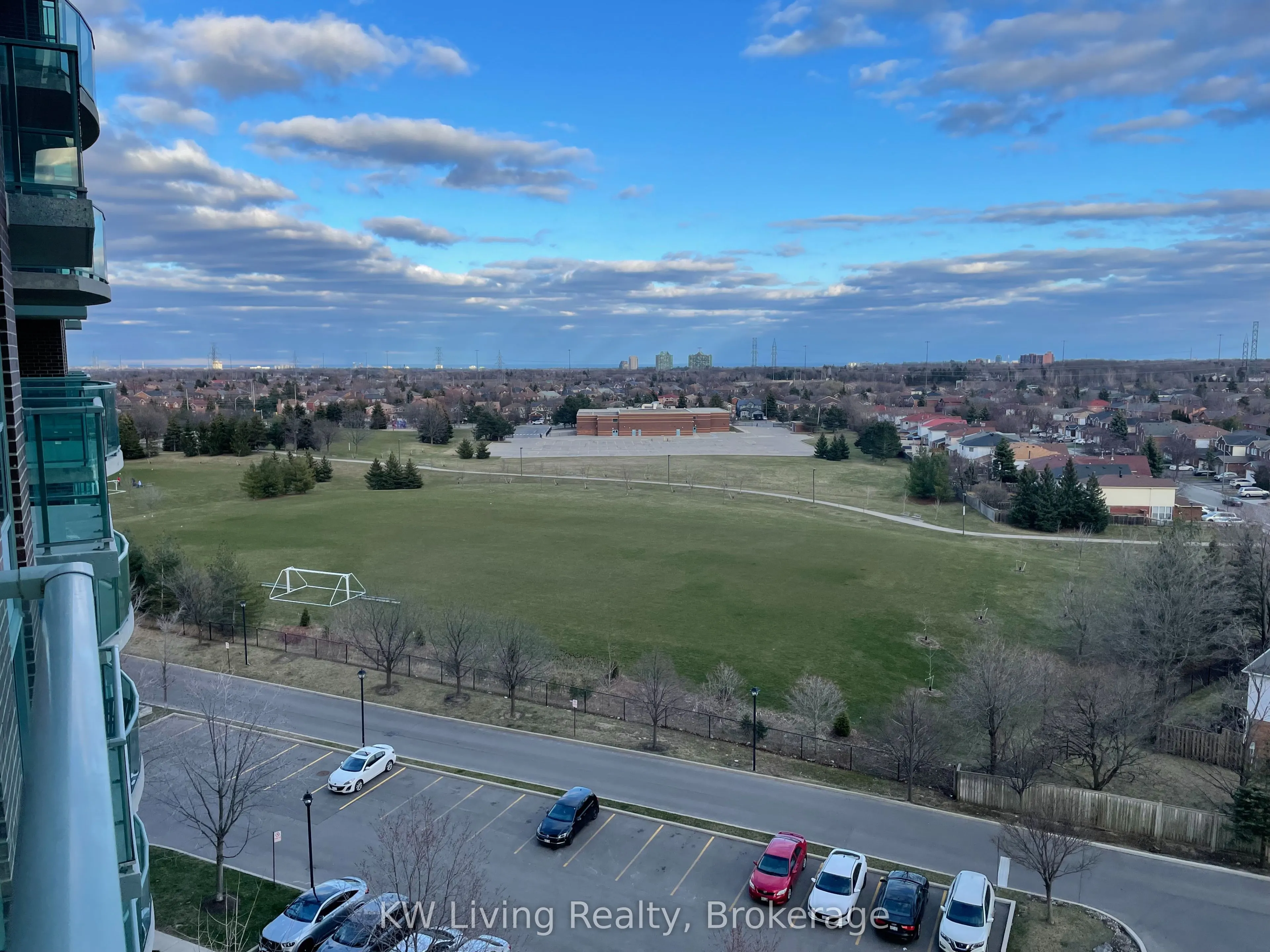 4889 Kimbermount Avenue #908 Room2