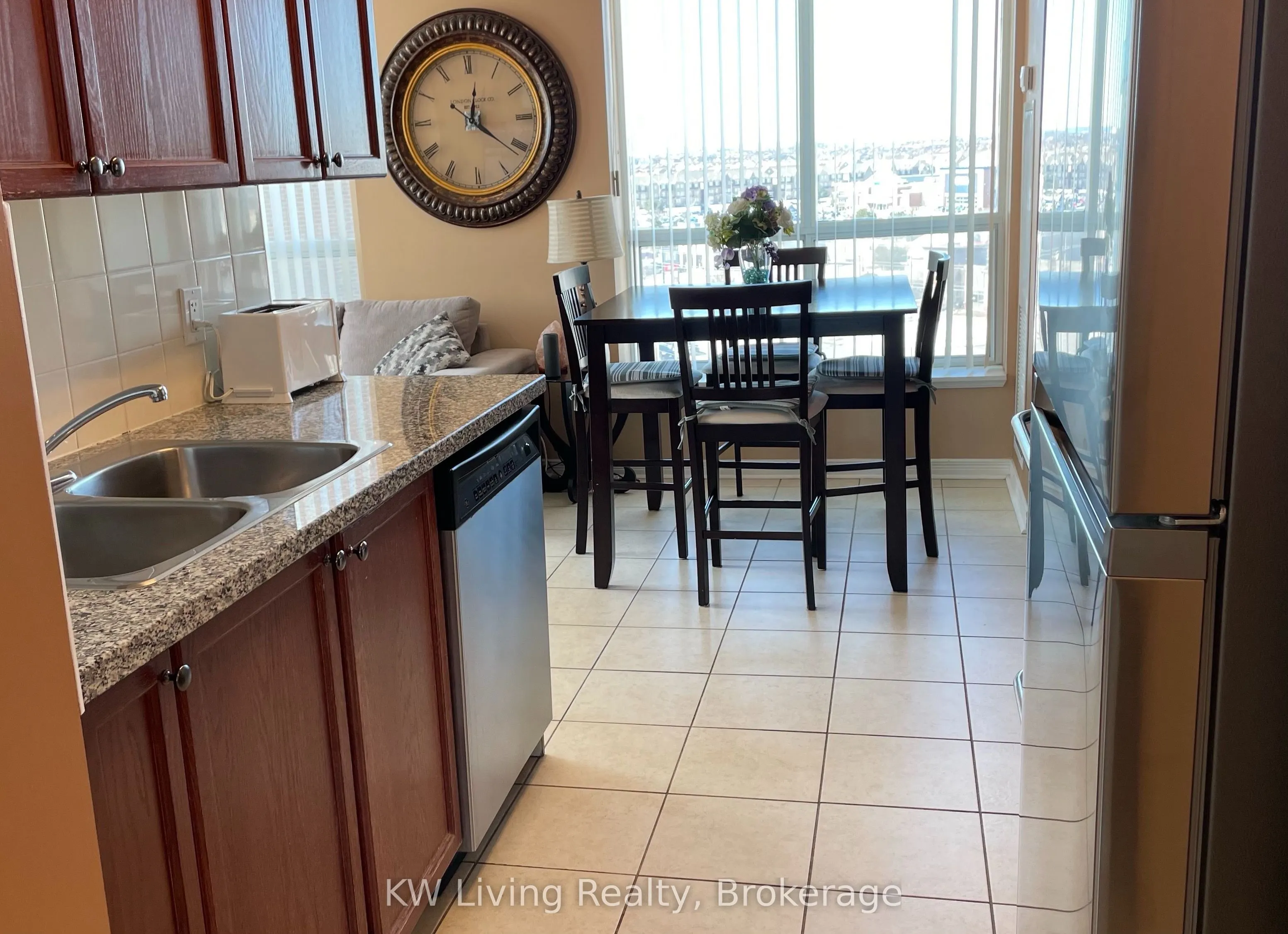 4889 Kimbermount Avenue #908 Room2