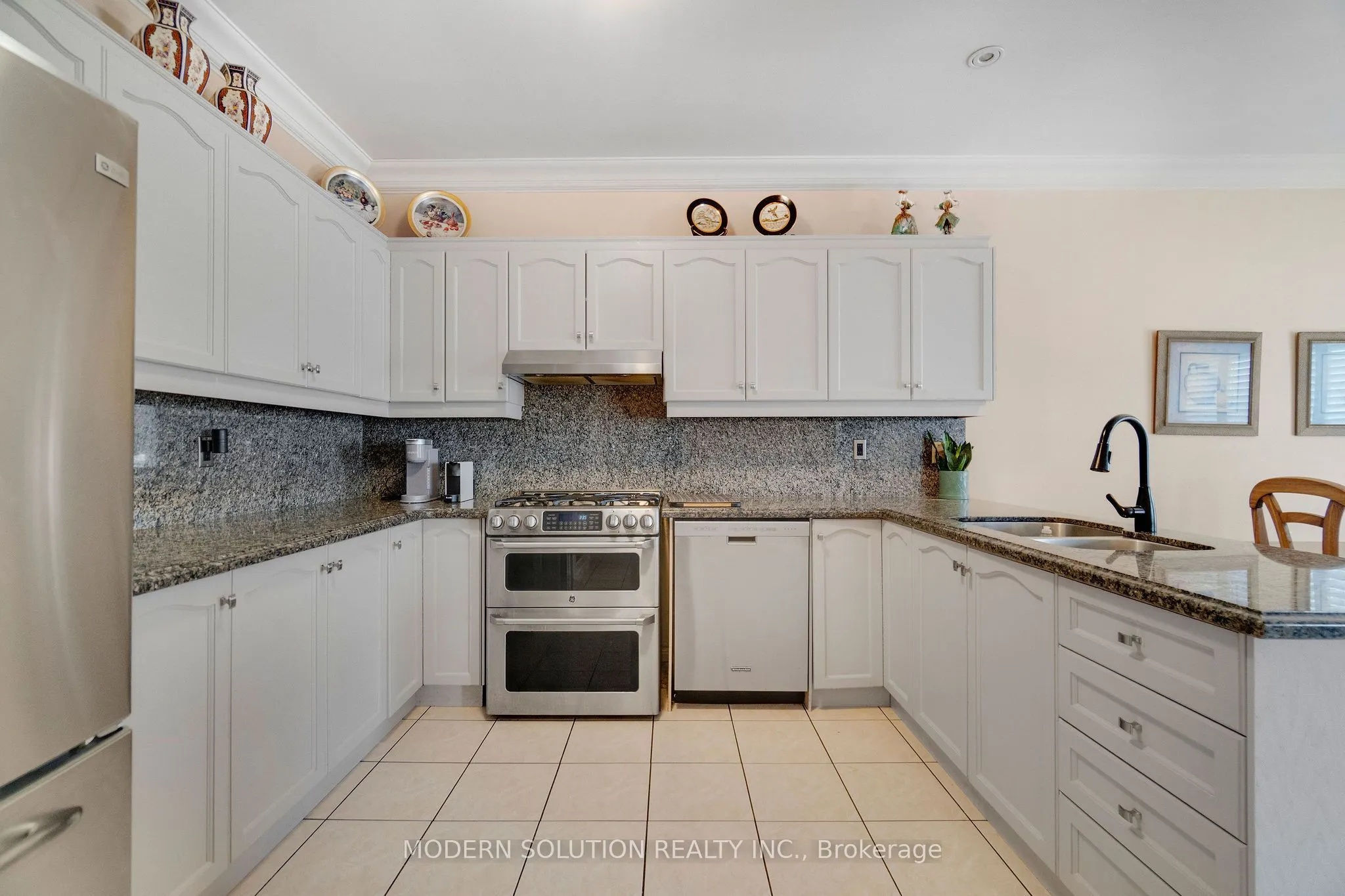 53 Ellwood Drive W