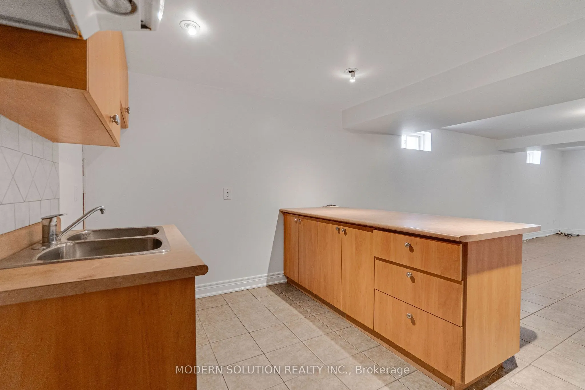 53 Ellwood Drive W