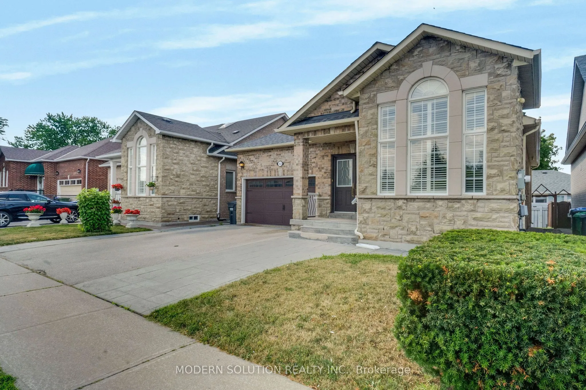 53 Ellwood Drive W