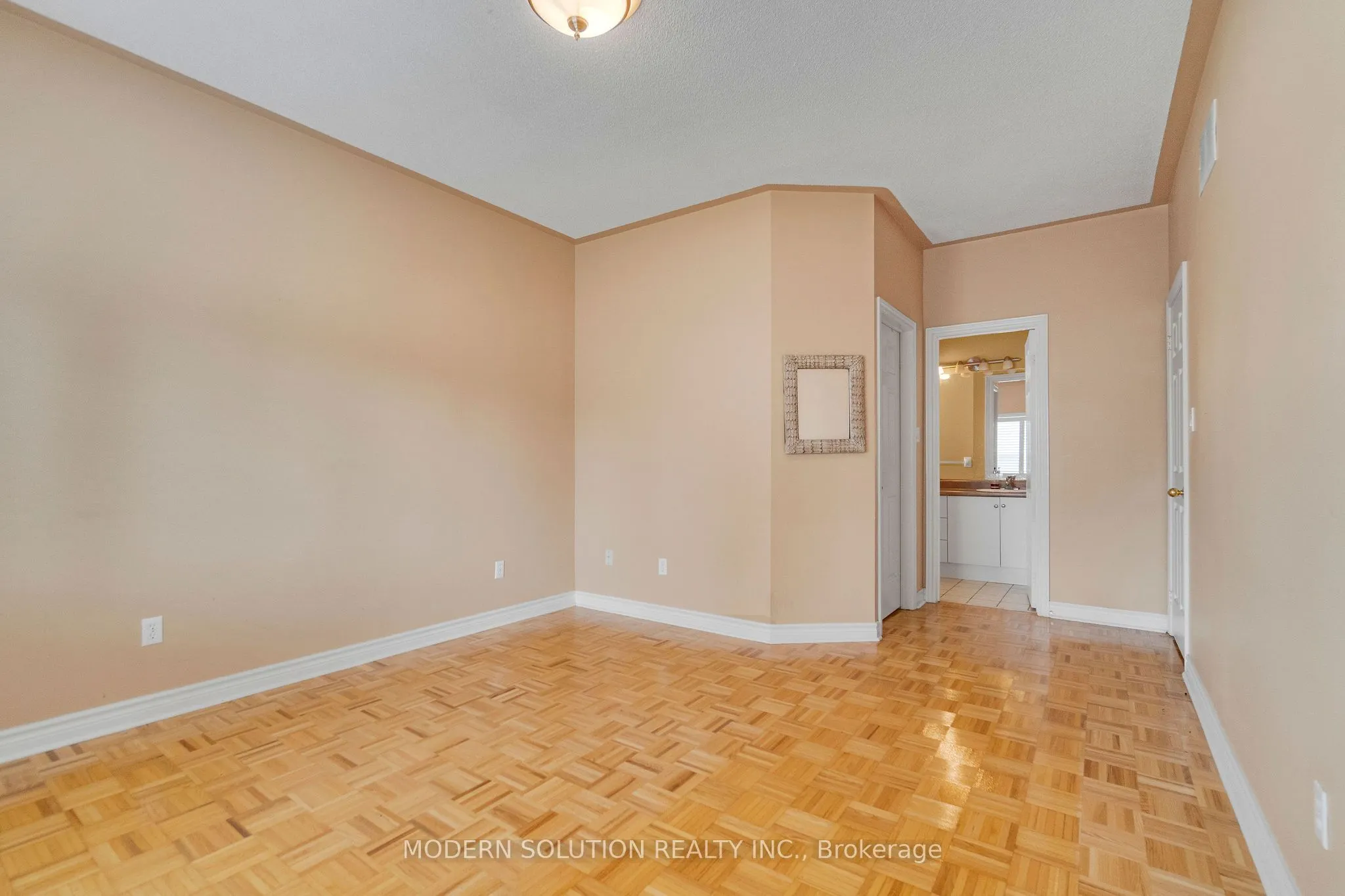 53 Ellwood Drive W