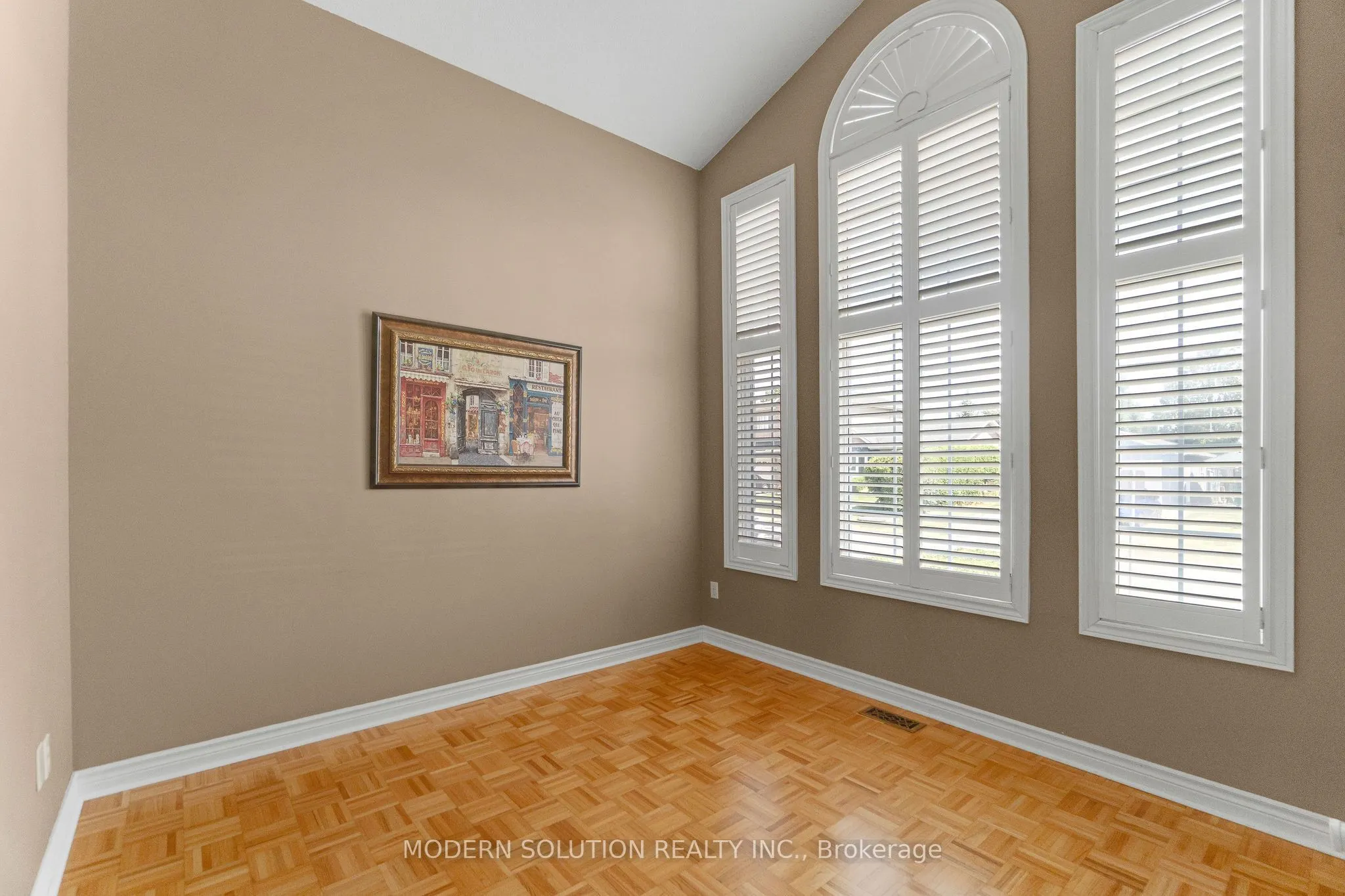 53 Ellwood Drive W
