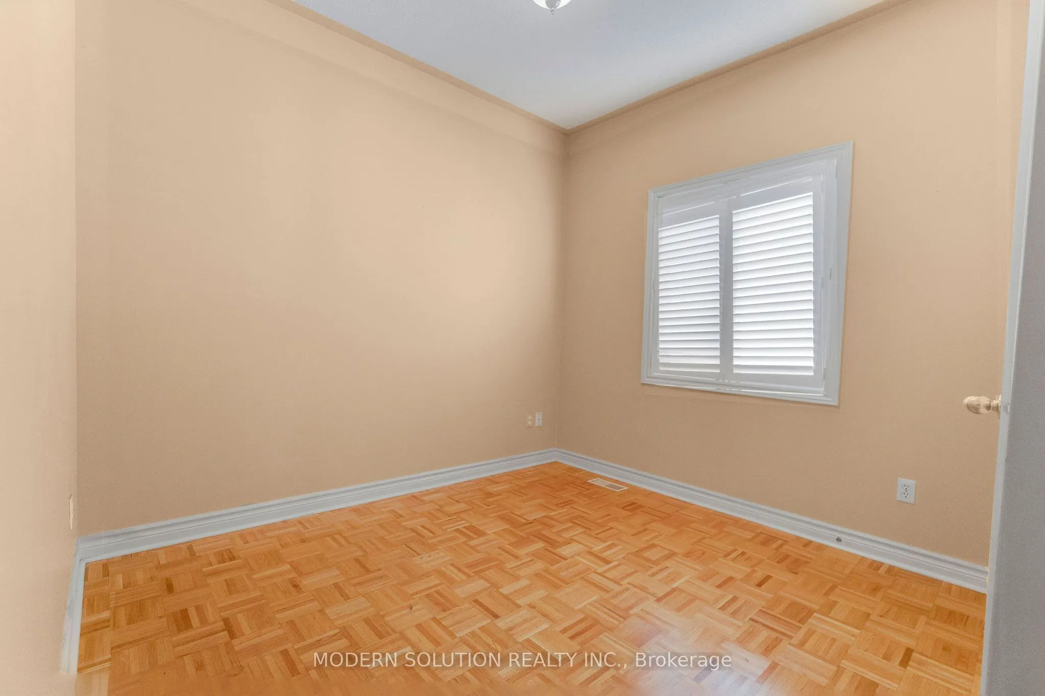 53 Ellwood Drive W